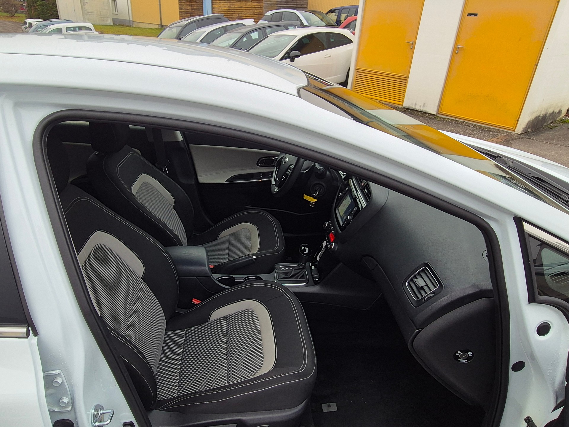 KIA Cee'd Sportswagon 1.6 GDi Swiss Champion DCT-image-5