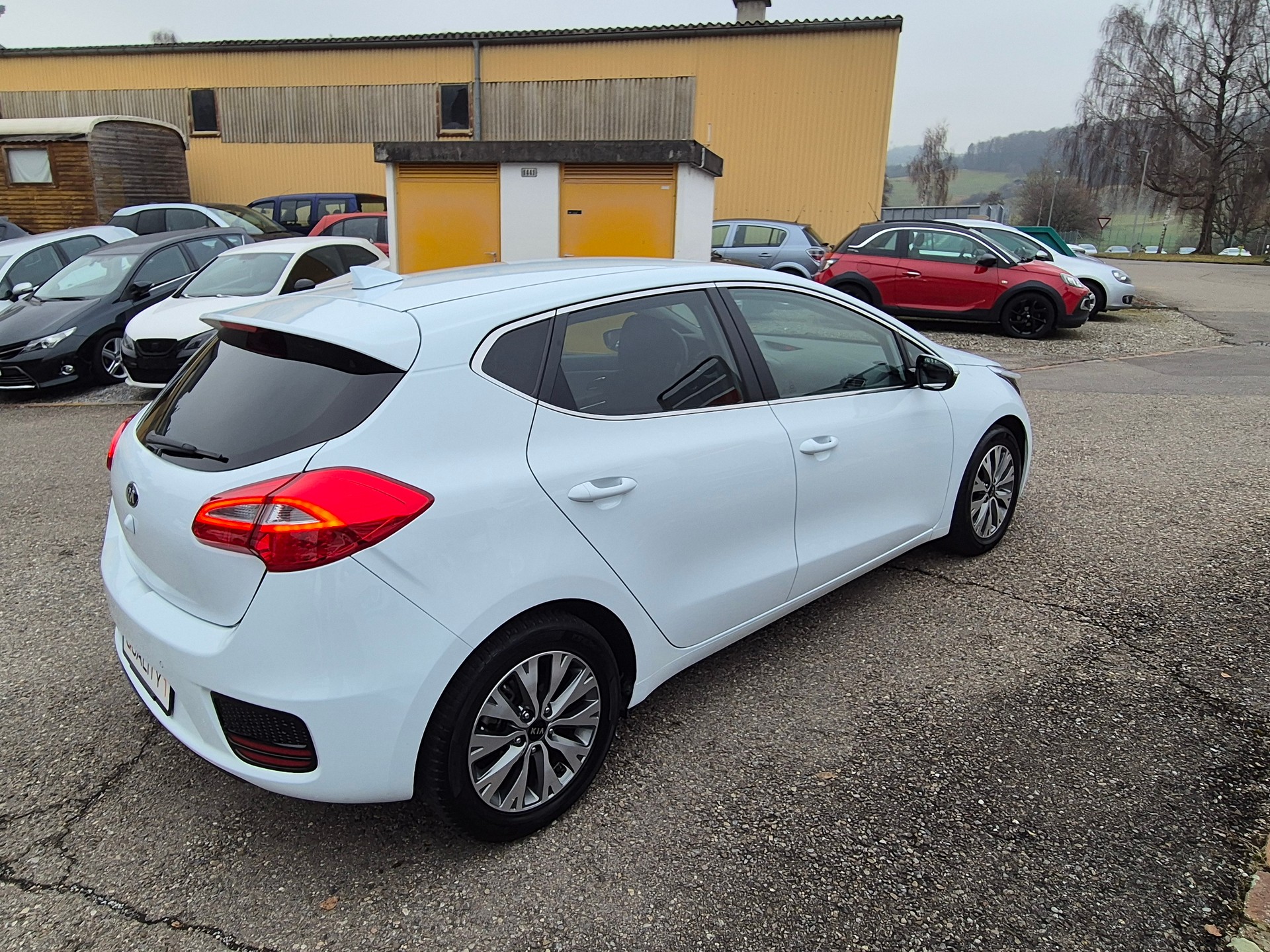 KIA Cee'd Sportswagon 1.6 GDi Swiss Champion DCT-showroom-element-3