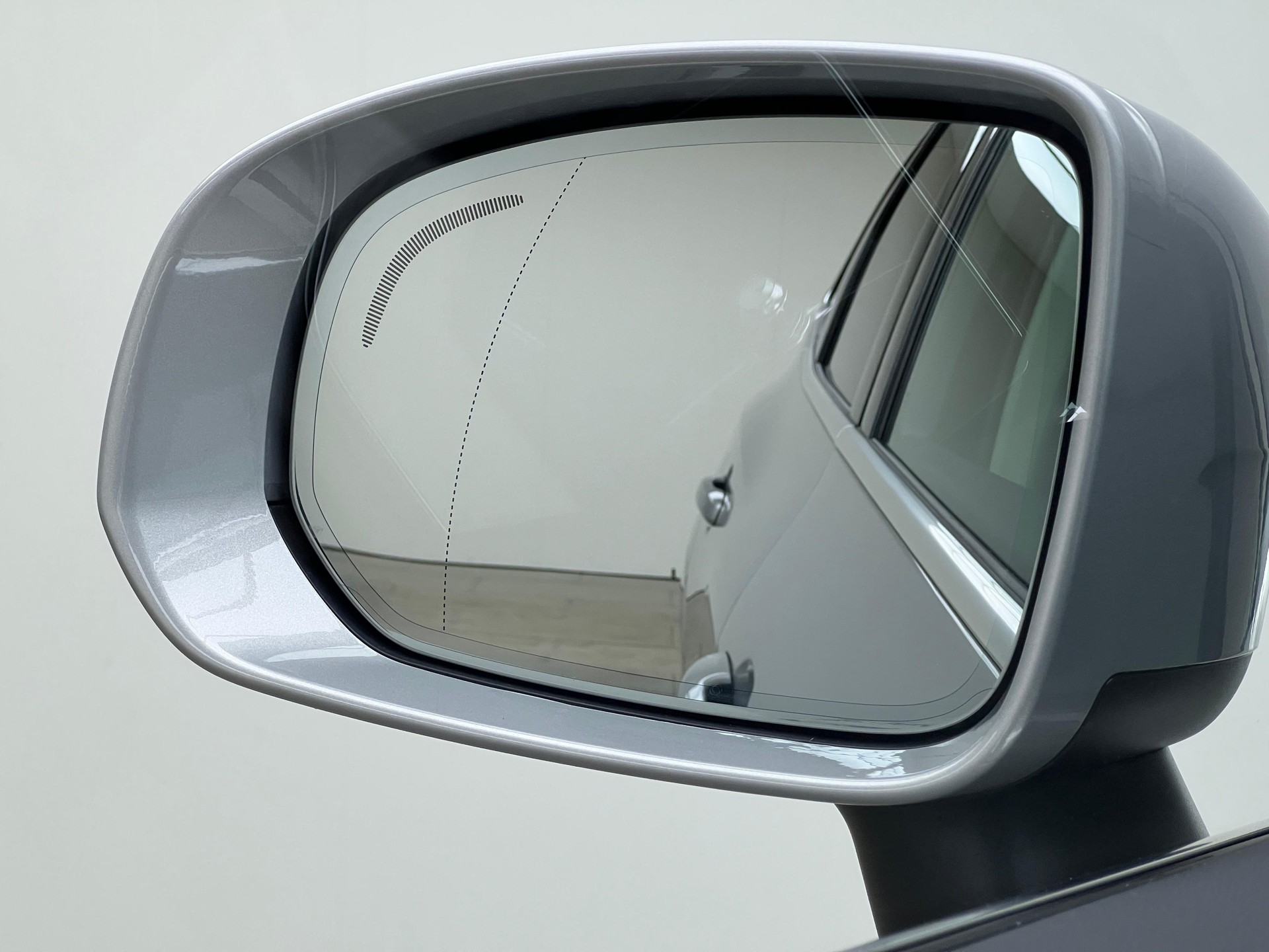 VOLVO XC60 2.0 T8 TE Plus Bright eAWD / Jetzt mit attraktivem 1.9% Leasing!-image-27