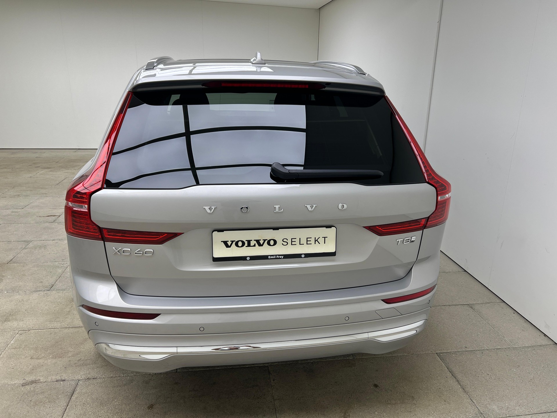 VOLVO XC60 2.0 T8 TE Plus Bright eAWD / Jetzt mit attraktivem 1.9% Leasing!-image-4
