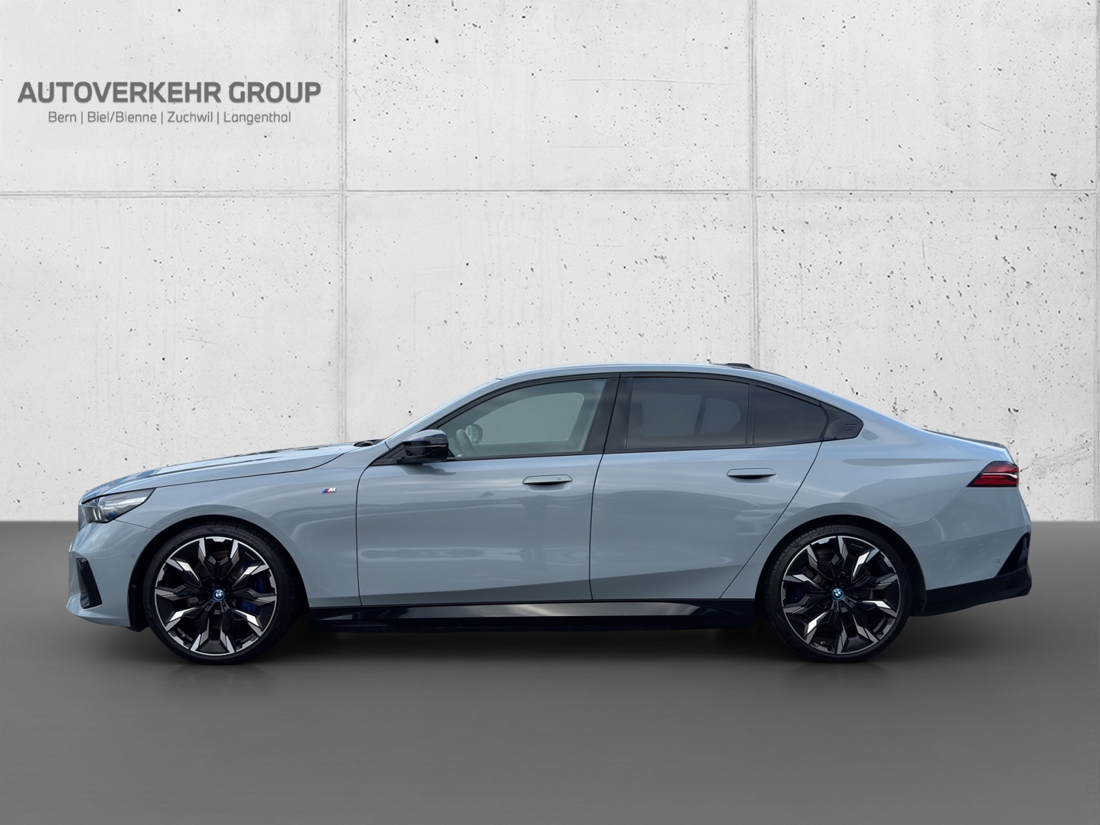 BMW i5 M60 xDrive-showroom-element-2
