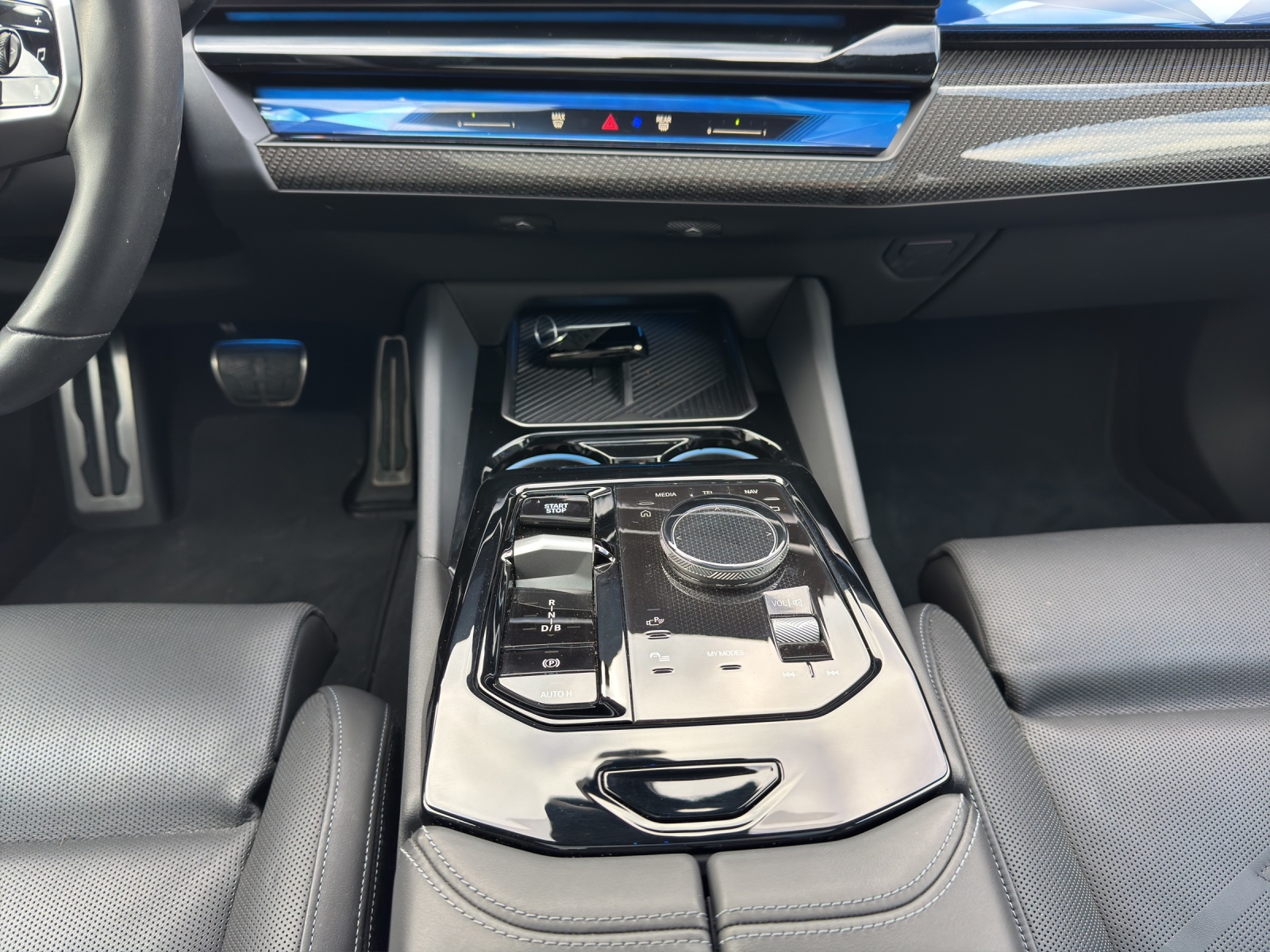 BMW i5 M60 xDrive-image-16
