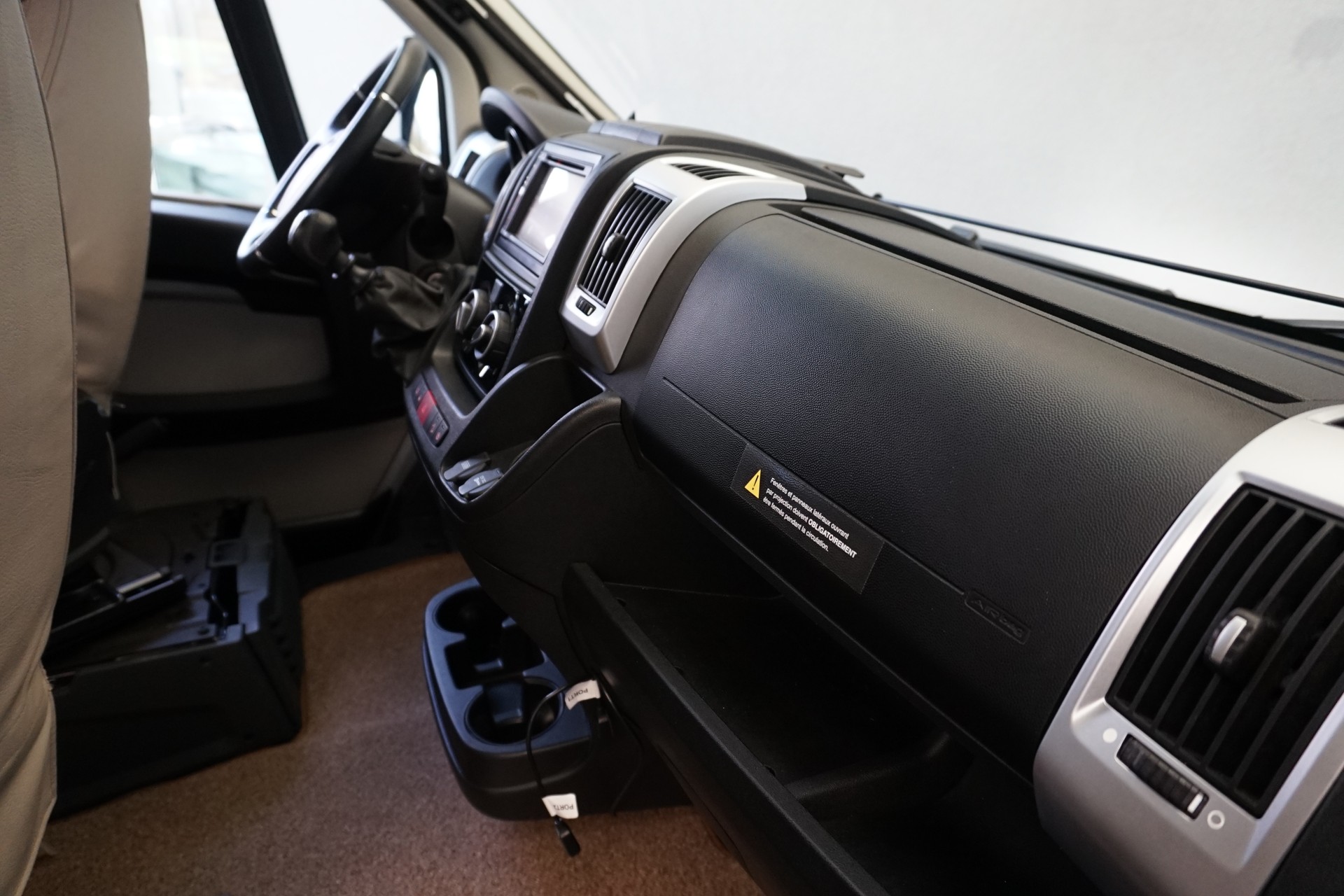 PILOTE Fiat Ducato 2.3 Diesel 131PS V630 F/J mit Längsbetten "aus erster Hand"-image-17