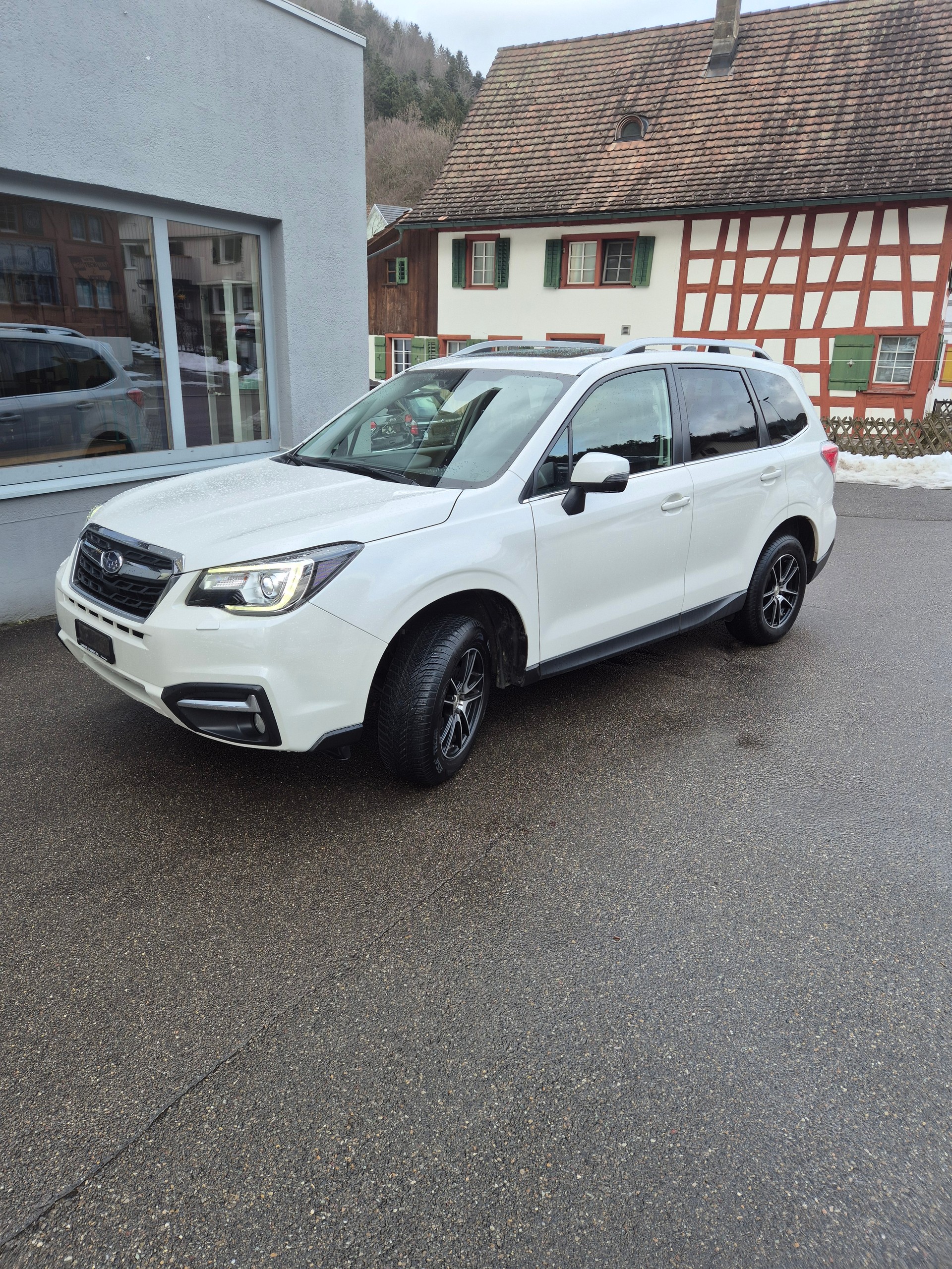 SUBARU Forester 2.0i Executive Lineartronic
