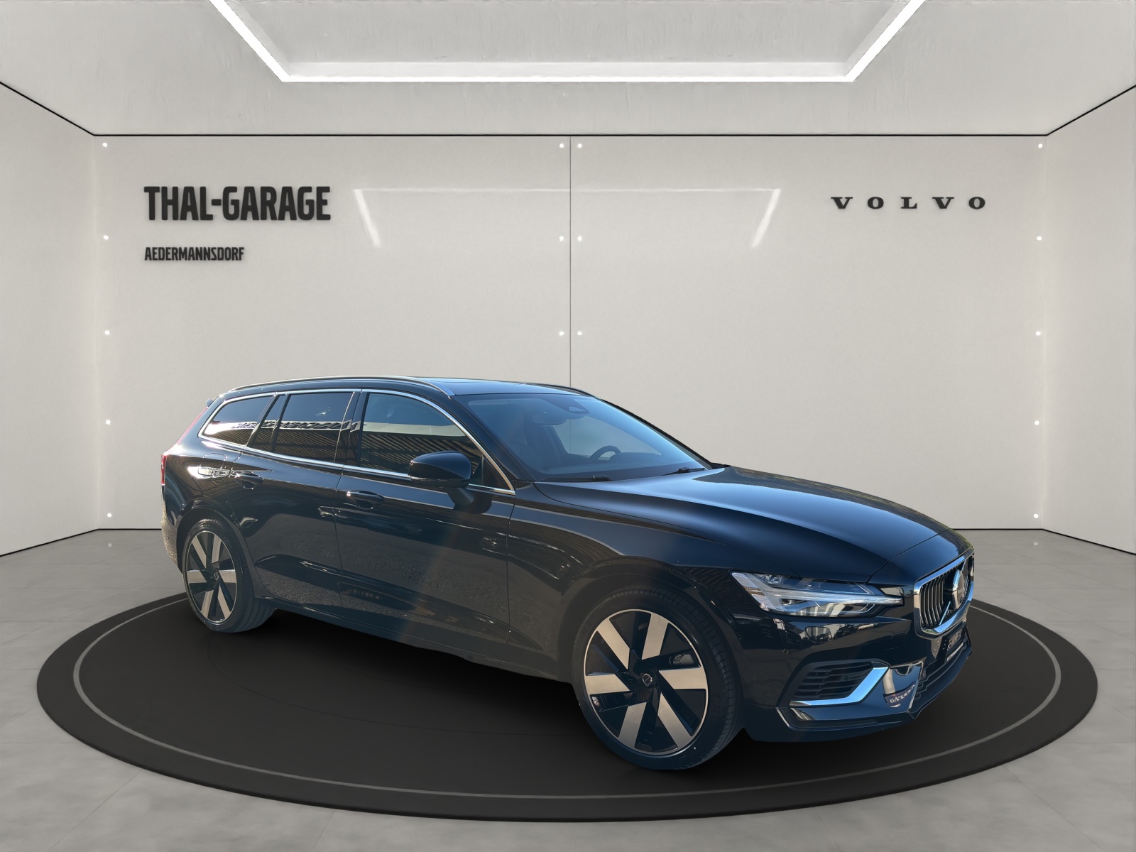 VOLVO V60 2.0 T8 TE Ultra Bright eAWD-showroom-element-2