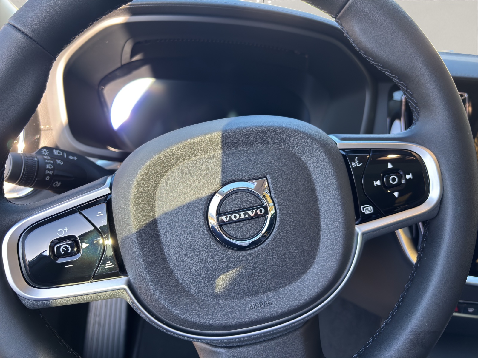 VOLVO V60 2.0 T8 TE Ultra Bright eAWD-image-6