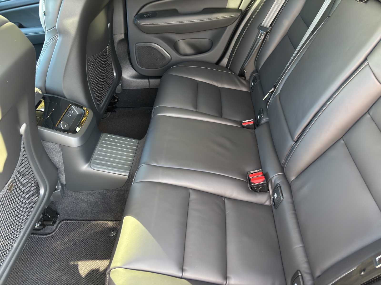 VOLVO V60 2.0 T8 TE Ultra Bright eAWD-image-5