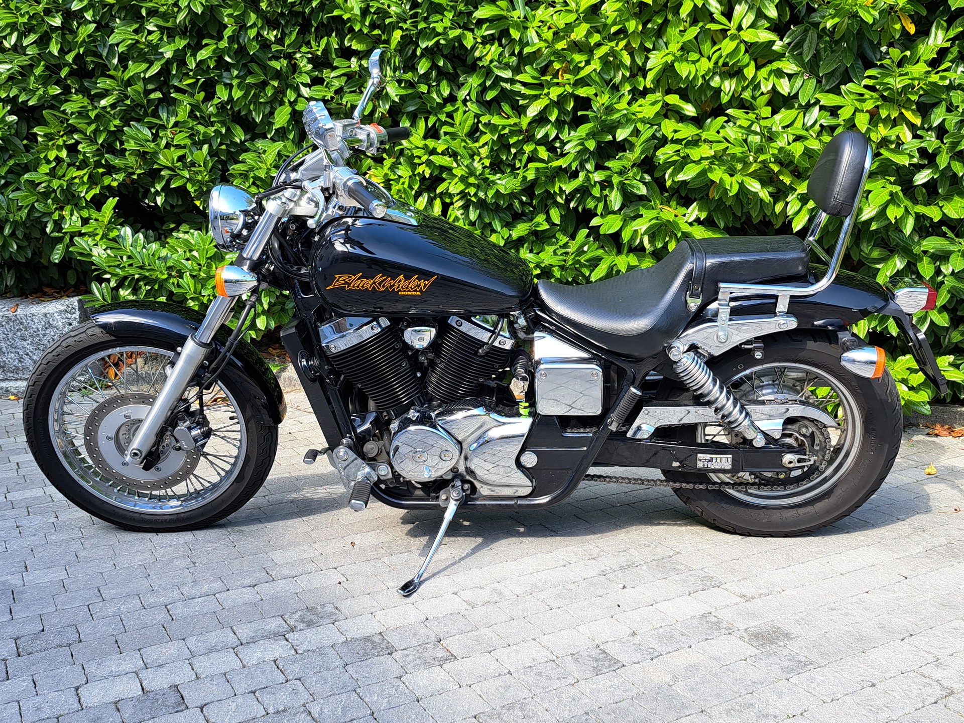 HONDA VT 750 DC Black Widow