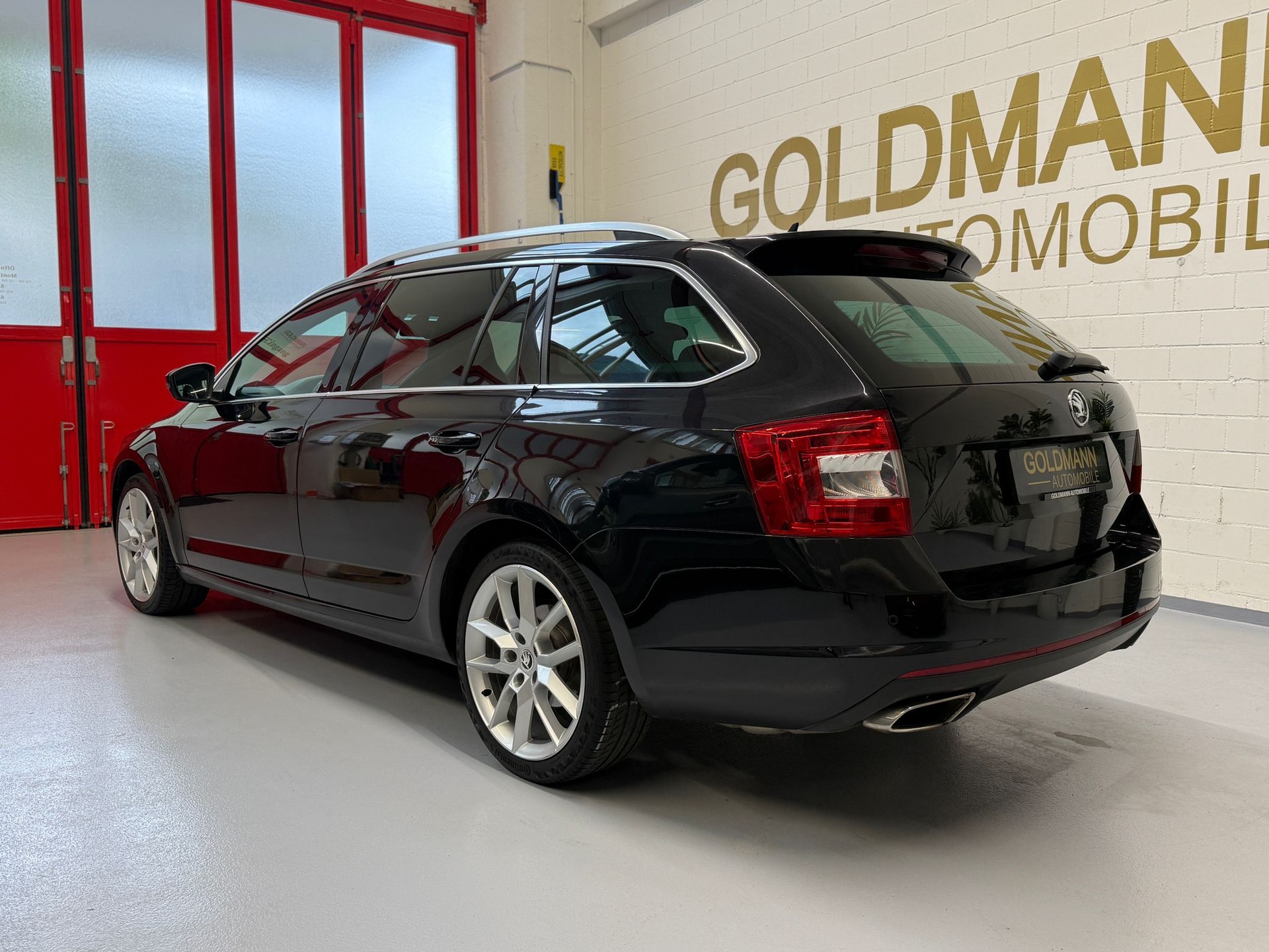 SKODA Octavia Combi 2.0 TDI RS DSG-showroom-element-1