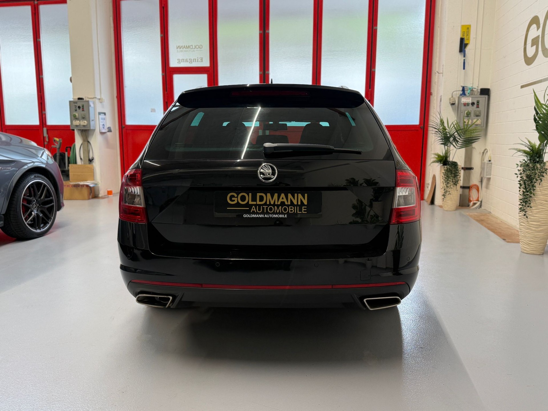 SKODA Octavia Combi 2.0 TDI RS DSG-showroom-element-2