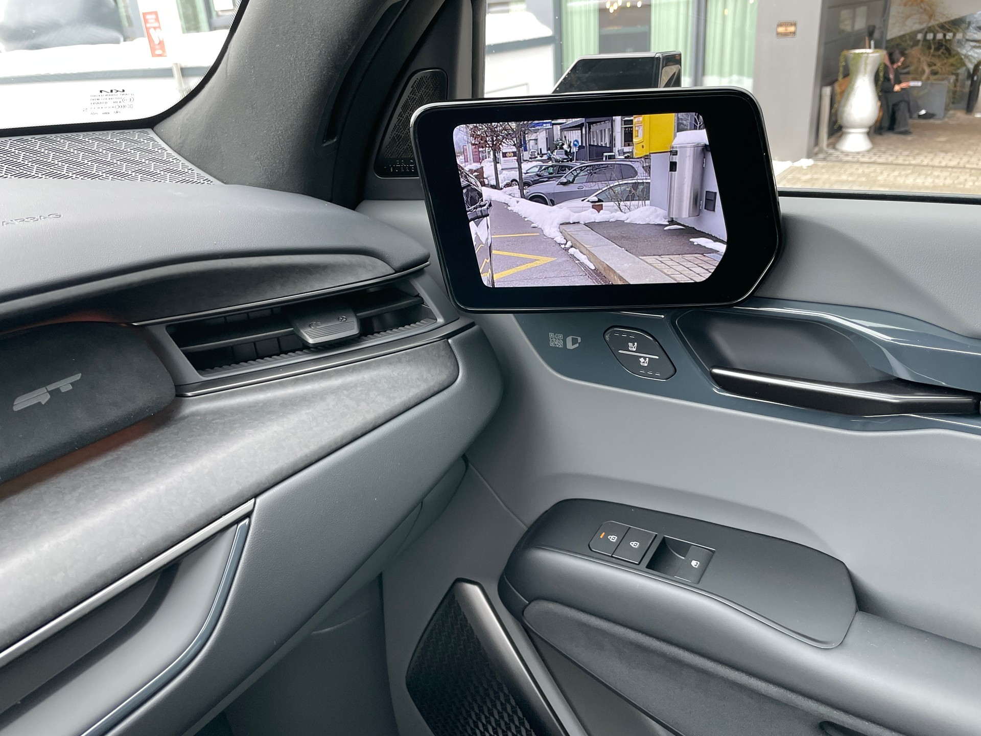 KIA EV9 99,8 kWh GT 4x4 mit Panorama Schiebedach und Digitale Rückspiegel-image-27