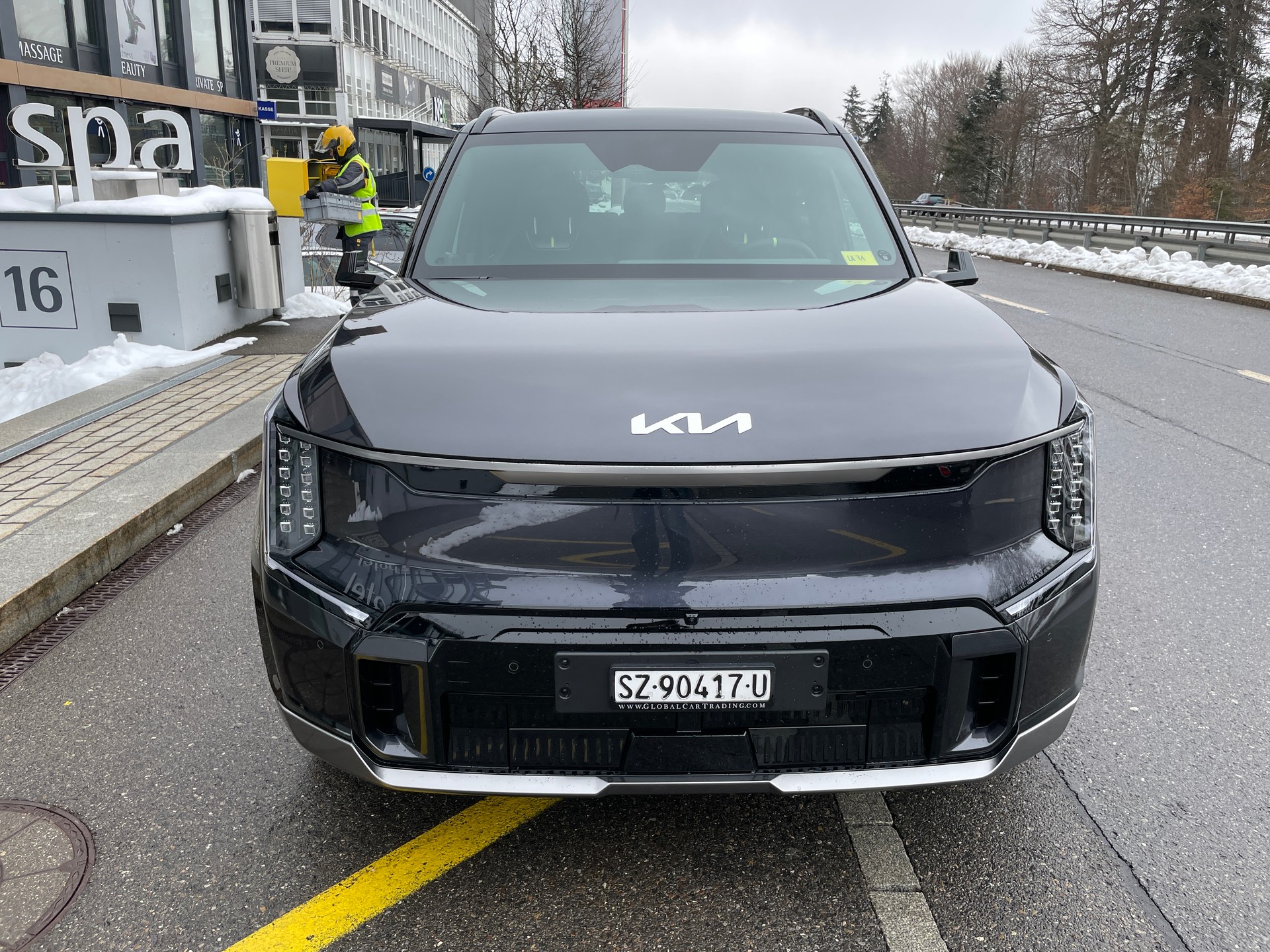 KIA EV9 99,8 kWh GT 4x4 mit Panorama Schiebedach und Digitale Rückspiegel-showroom-element-1