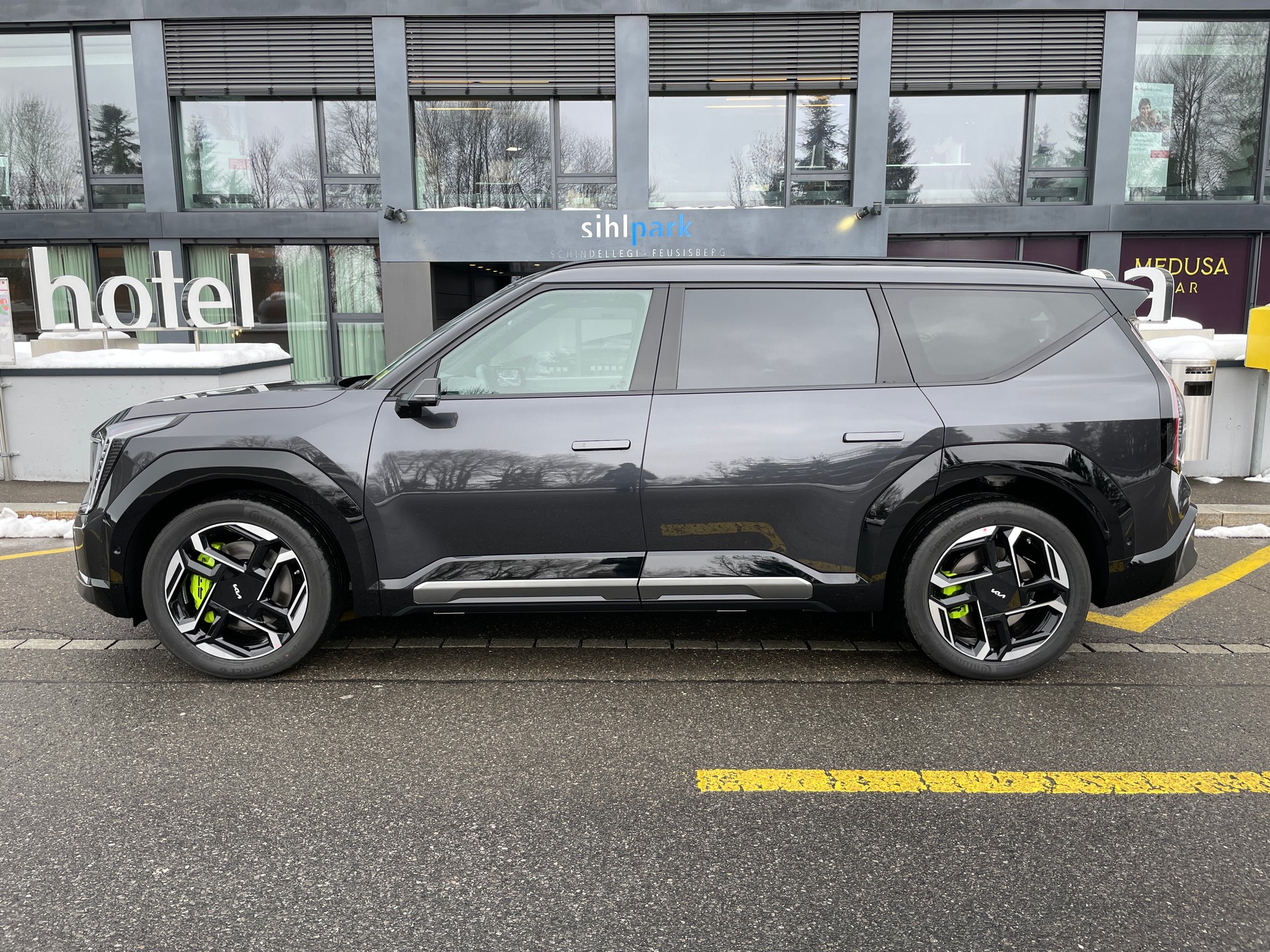 KIA EV9 99,8 kWh GT 4x4 mit Panorama Schiebedach und Digitale Rückspiegel-image-13