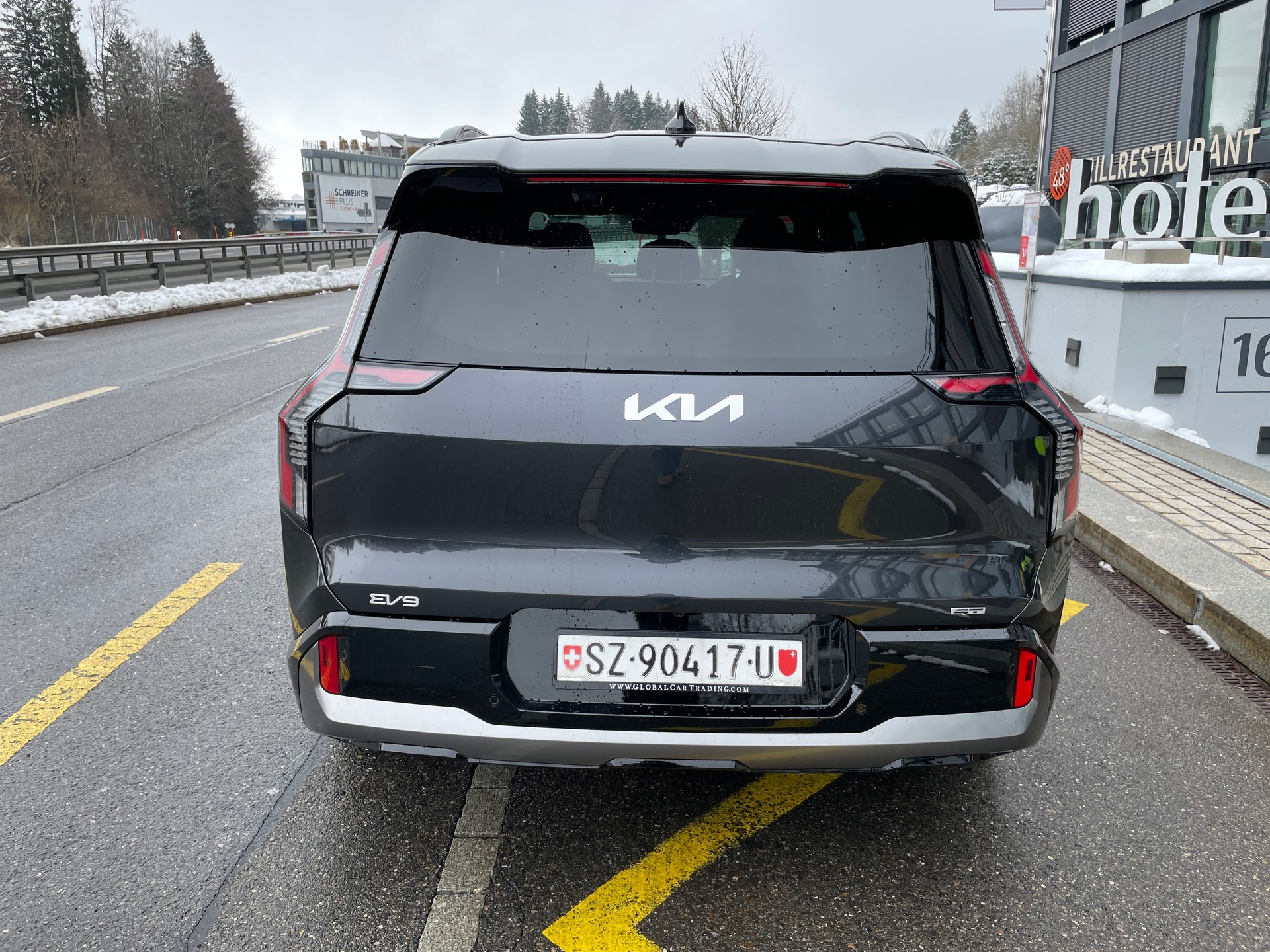 KIA EV9 99,8 kWh GT 4x4 mit Panorama Schiebedach und Digitale Rückspiegel-image-5