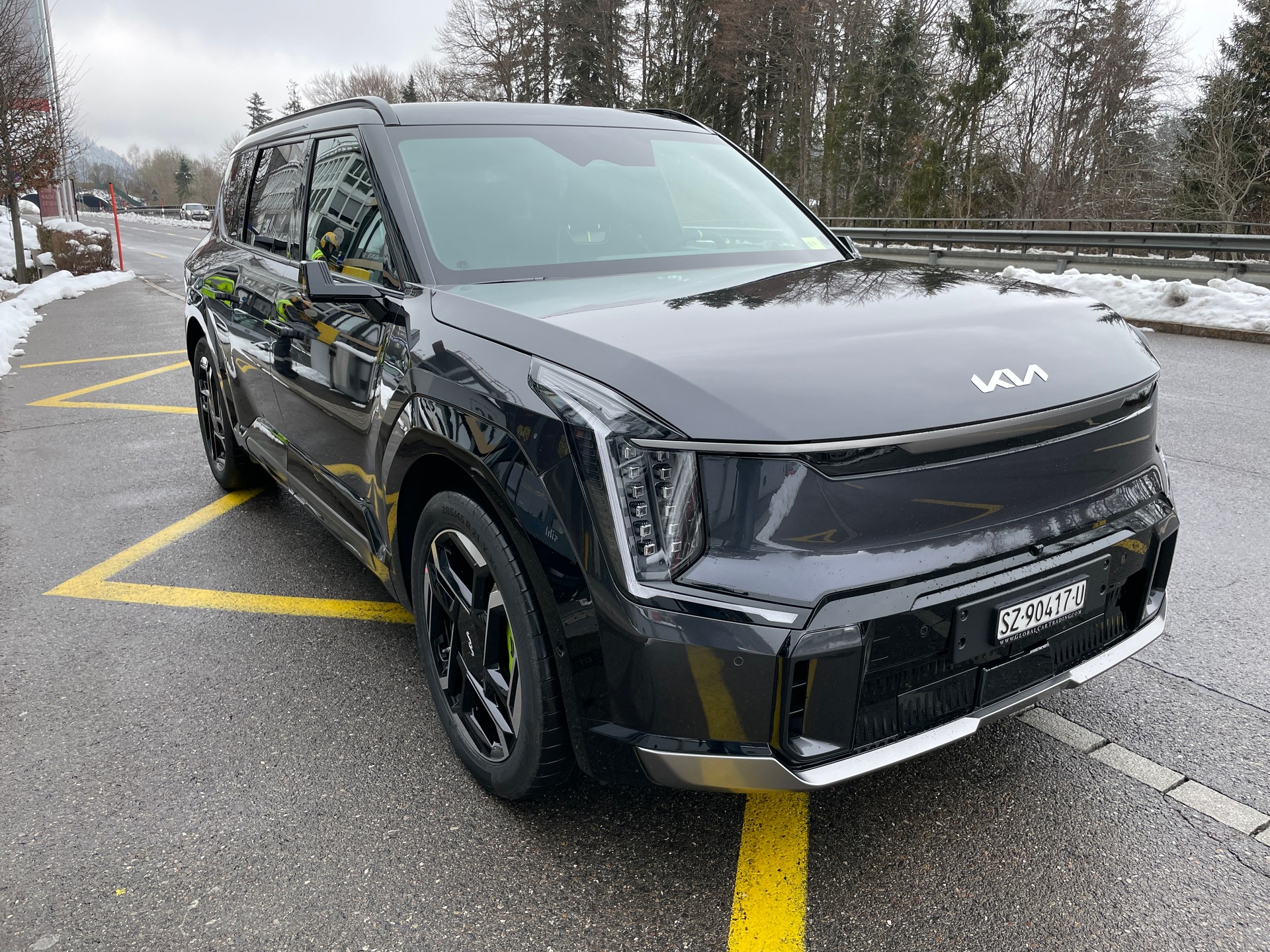 KIA EV9 99,8 kWh GT 4x4 mit Panorama Schiebedach und Digitale Rückspiegel-showroom-element-2