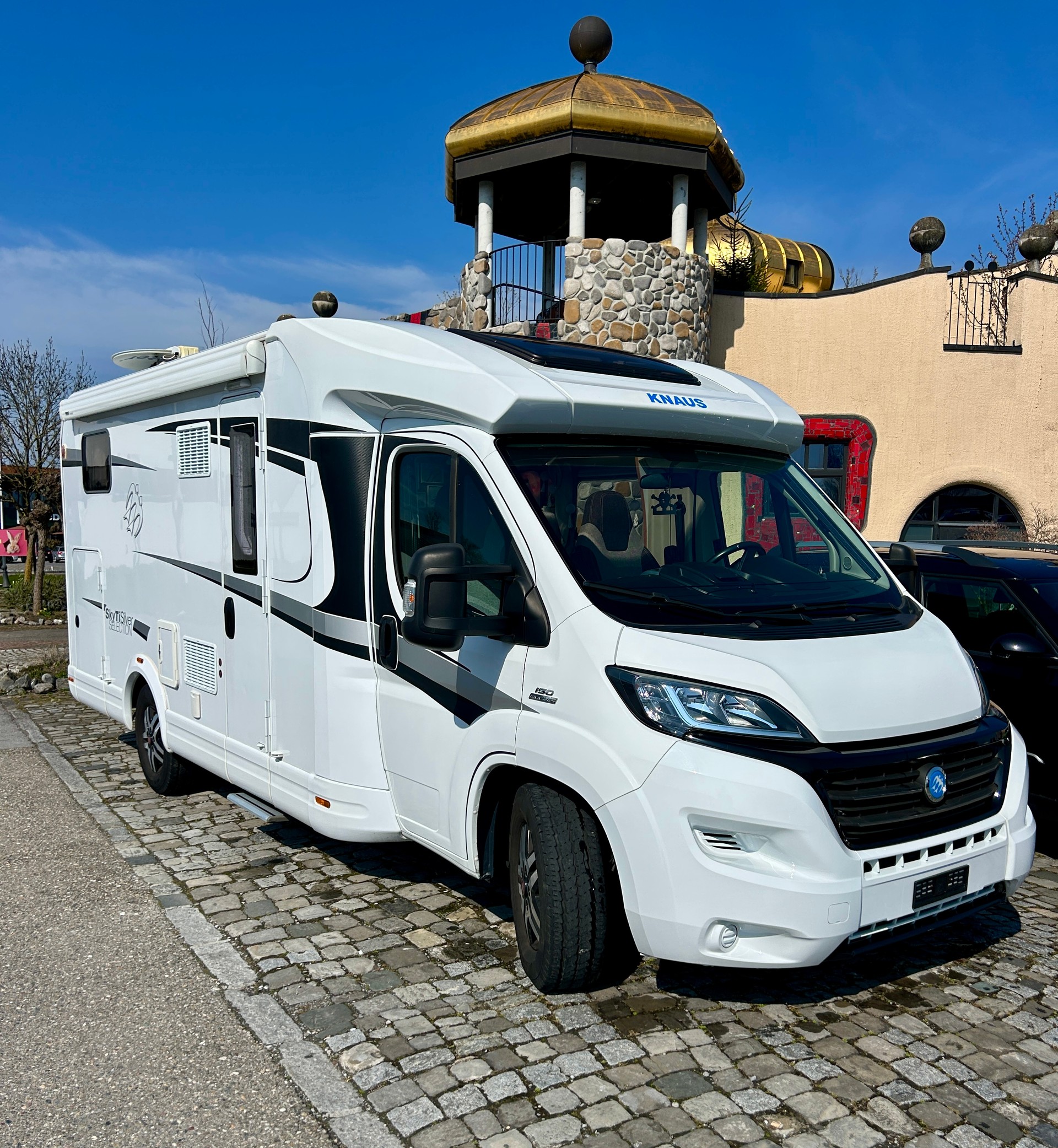 KNAUS Sky TI 650 MG Silver Selection