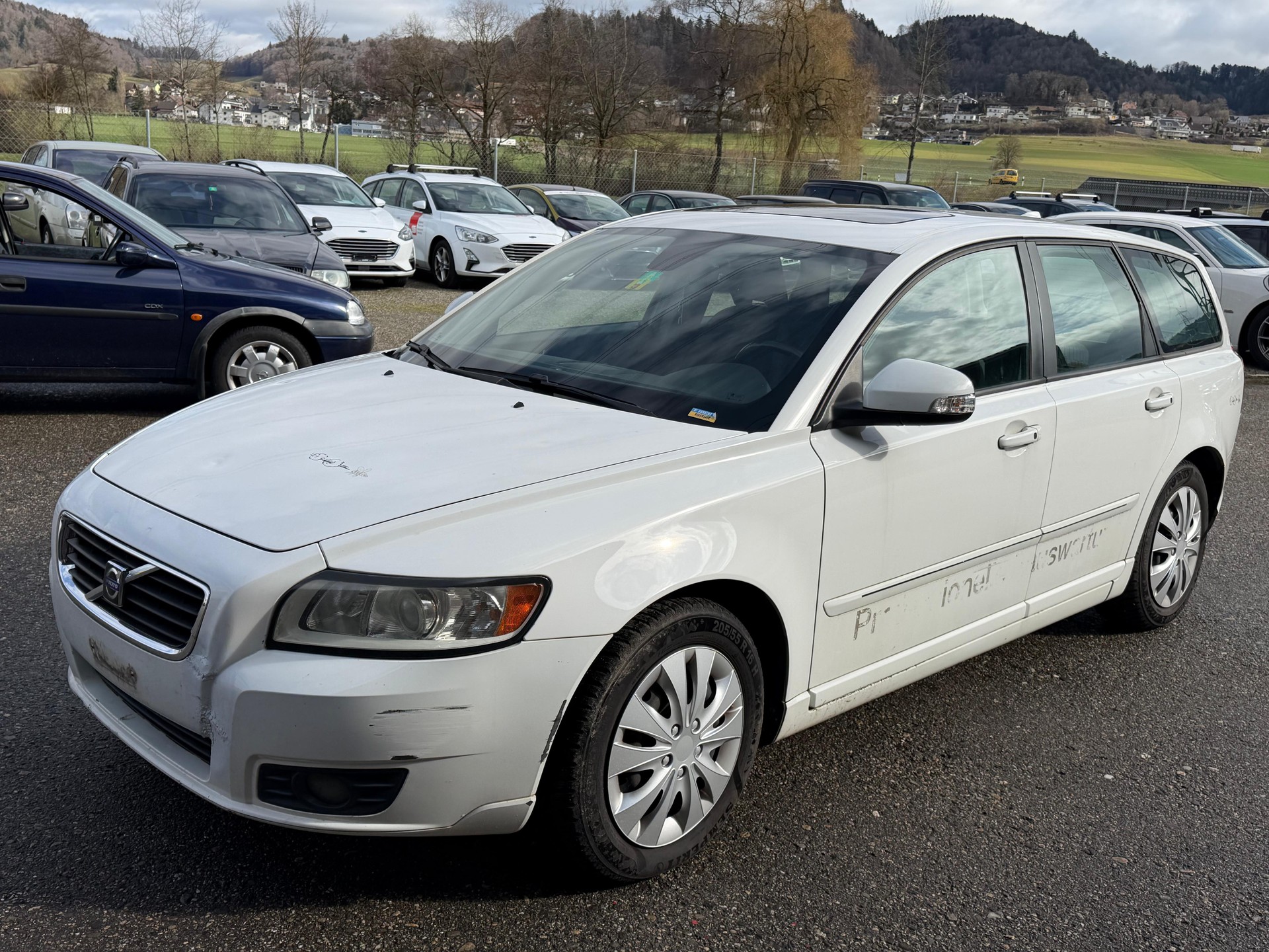 VOLVO V50 D5-image-2