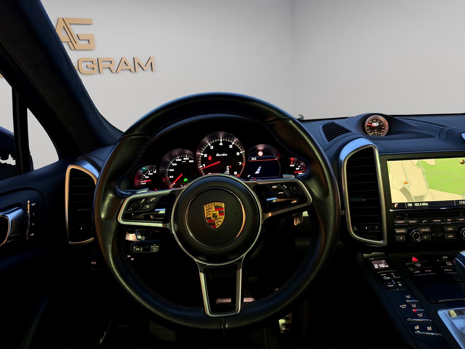 PORSCHE Cayenne Turbo-image-13