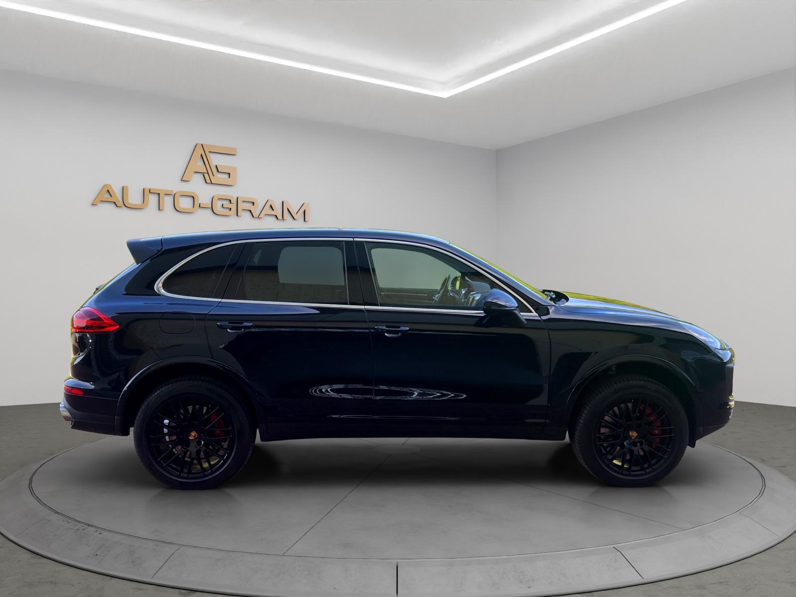 PORSCHE Cayenne Turbo-image-5