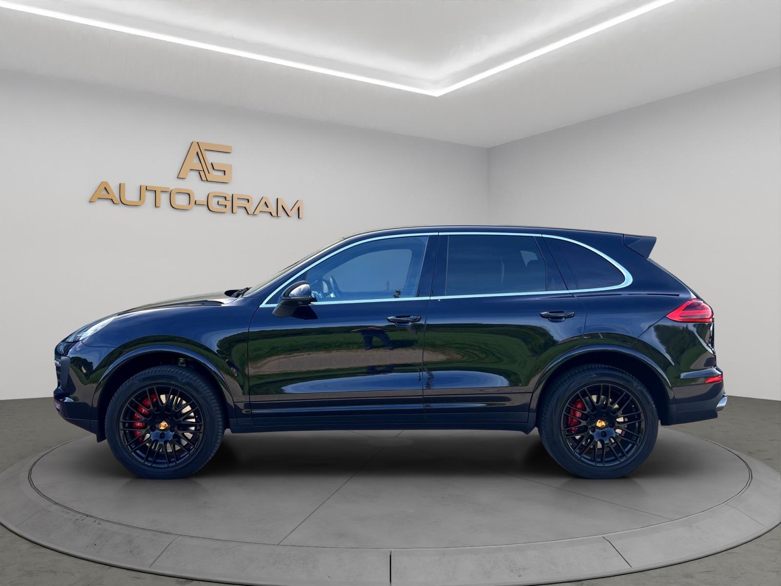 PORSCHE Cayenne Turbo-showroom-element-1