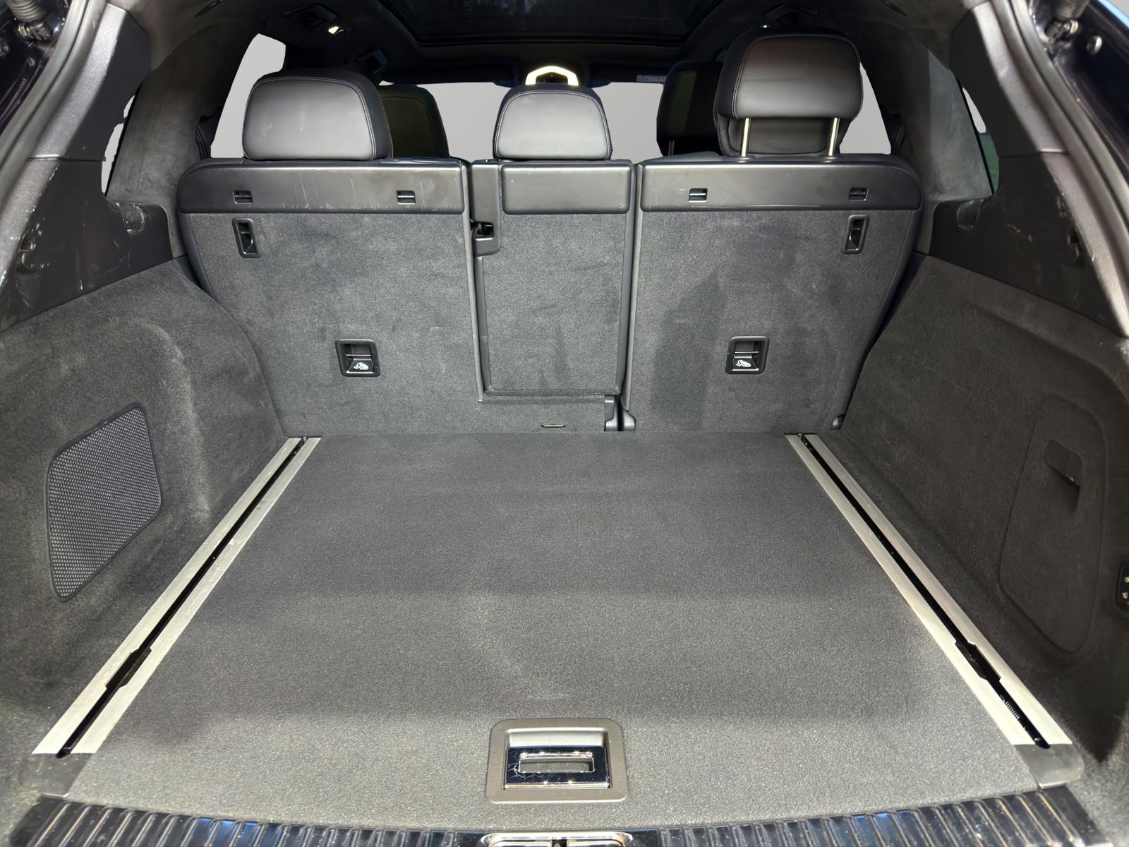 PORSCHE Cayenne Turbo-image-24
