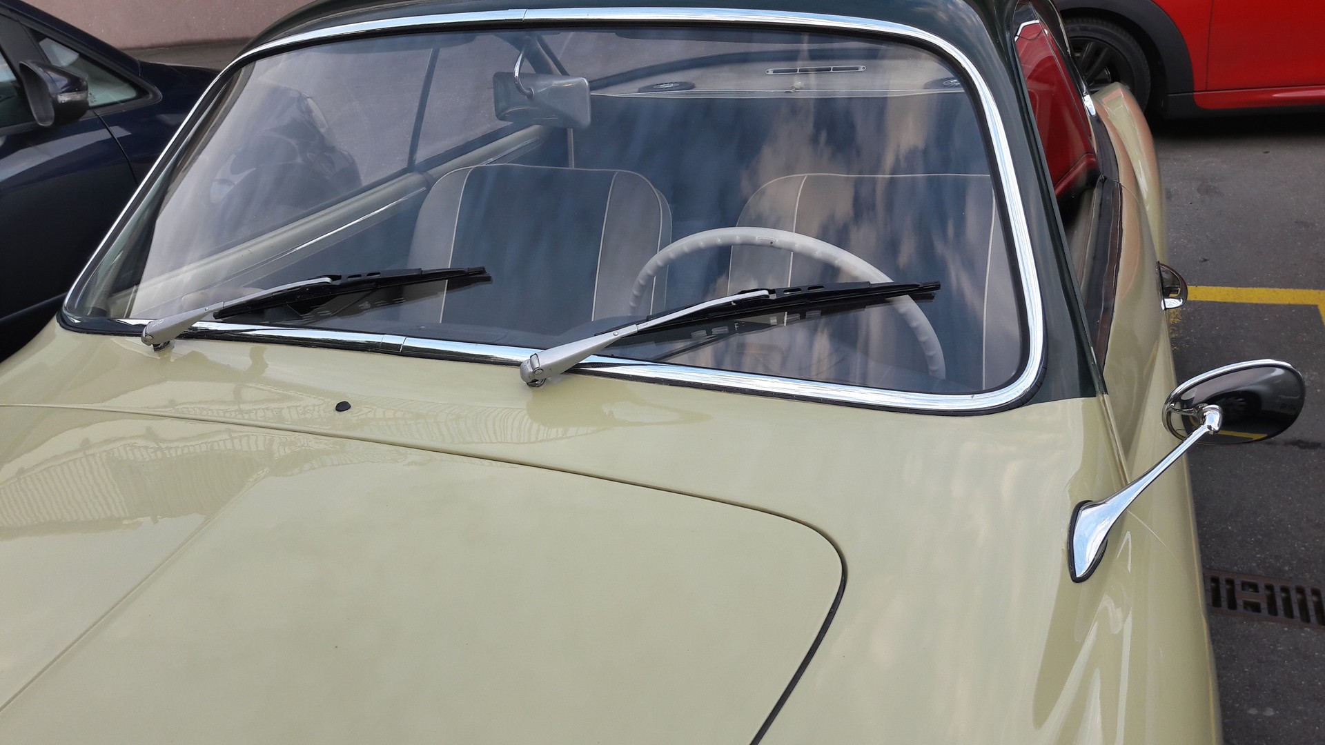 VW KARMANN-GHIA-image-1