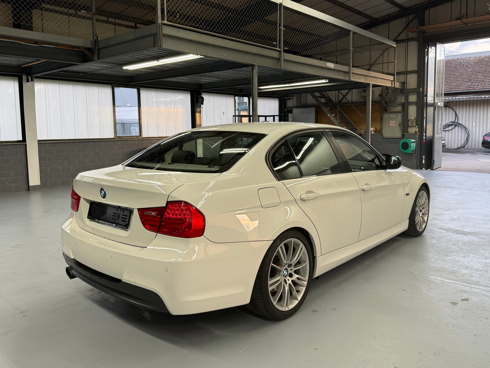 BMW 325i M Paket *MFK 2026*-image-2