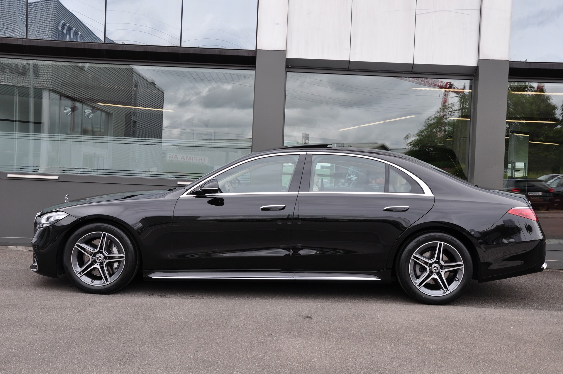 MERCEDES-BENZ S 450 L 4Matic AMG Line 9G-Tronic-showroom-element-3