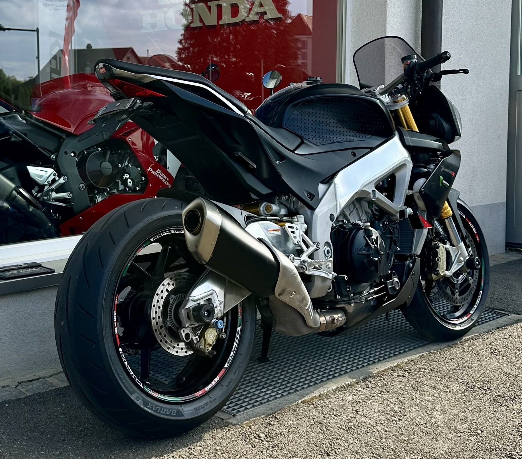 APRILIA Tuono V4 R APRC ABS-image-2