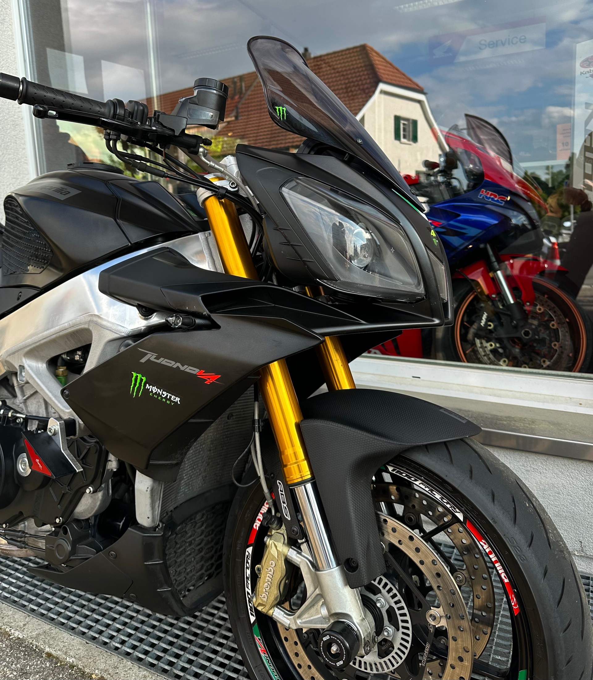 APRILIA Tuono V4 R APRC ABS-image-1