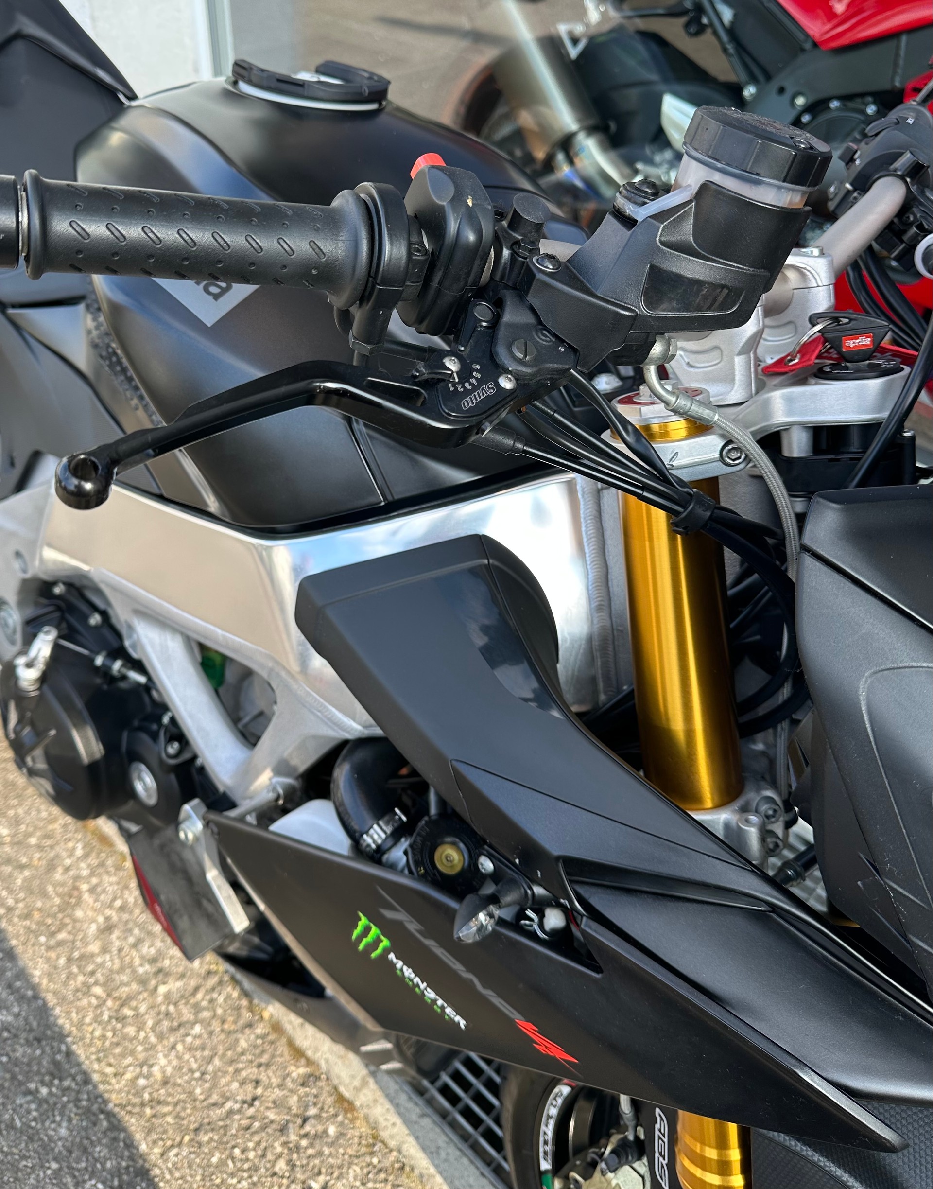 APRILIA Tuono V4 R APRC ABS-image-3