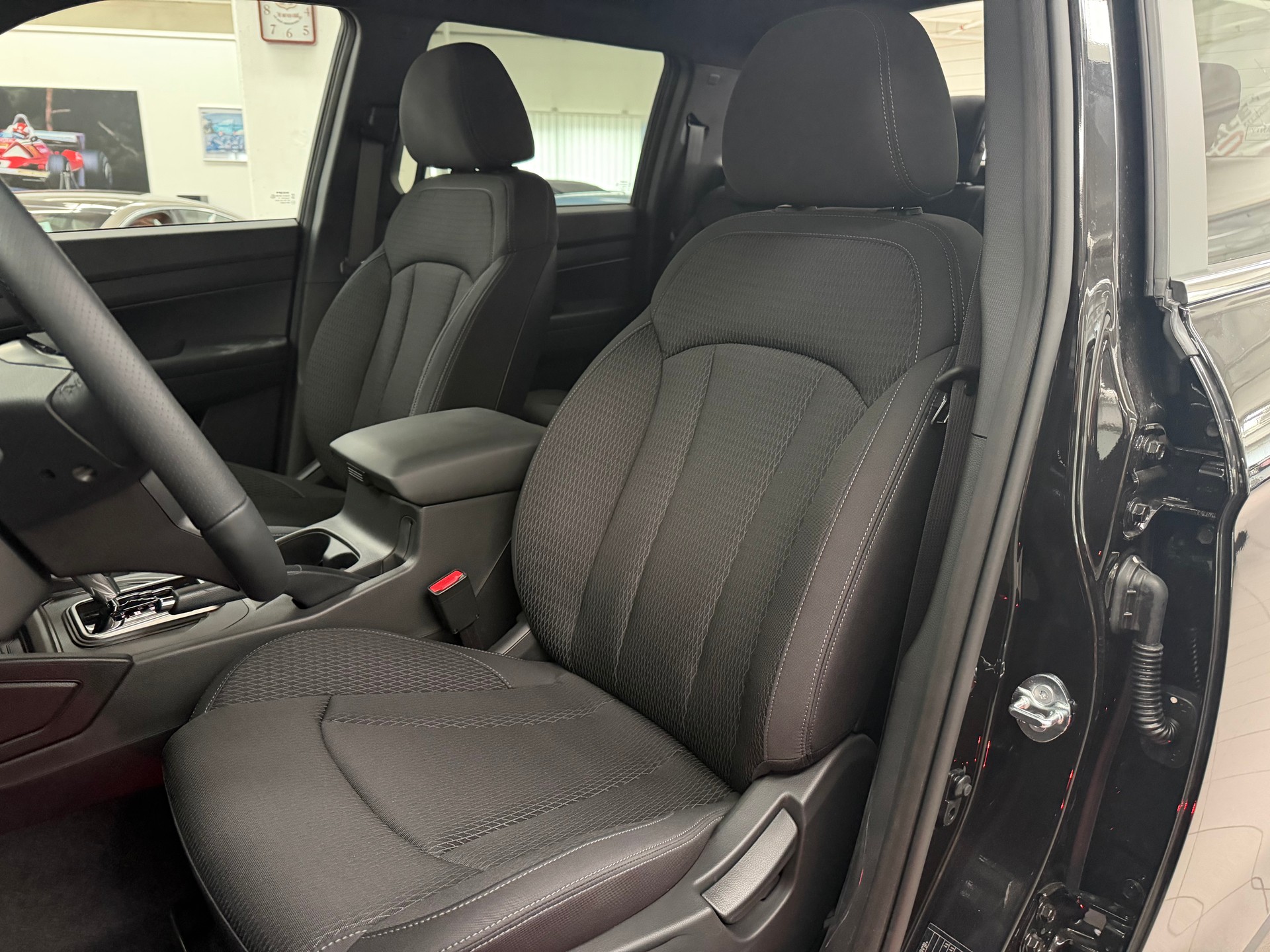 KGM-SsangYong Musso 2.2 Platinum 4WD A-image-7