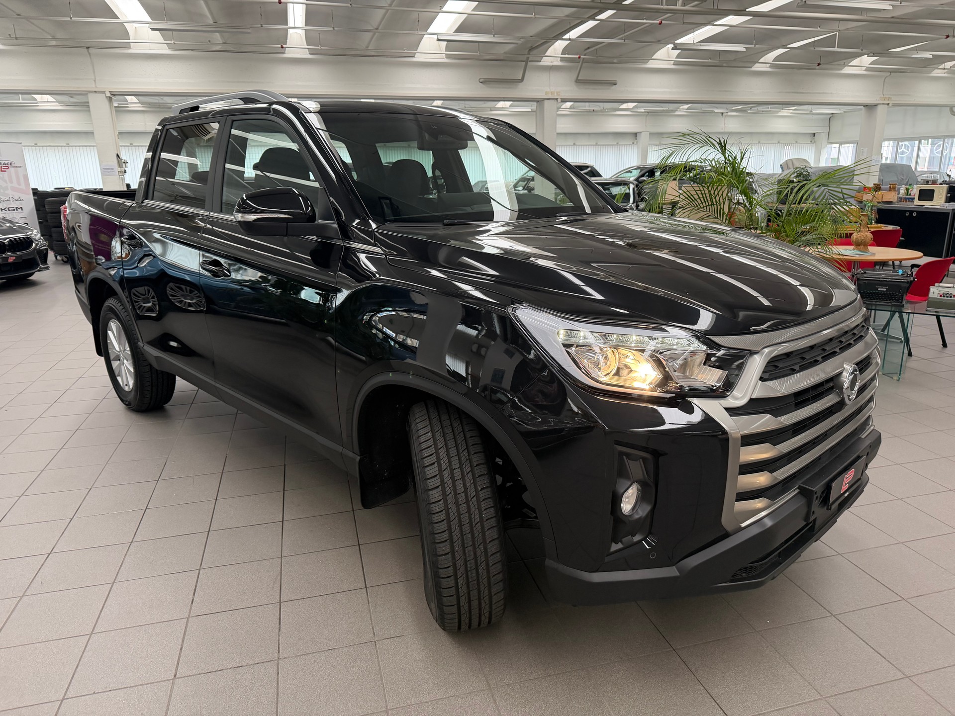 KGM-SsangYong Musso 2.2 Platinum 4WD A-image-1
