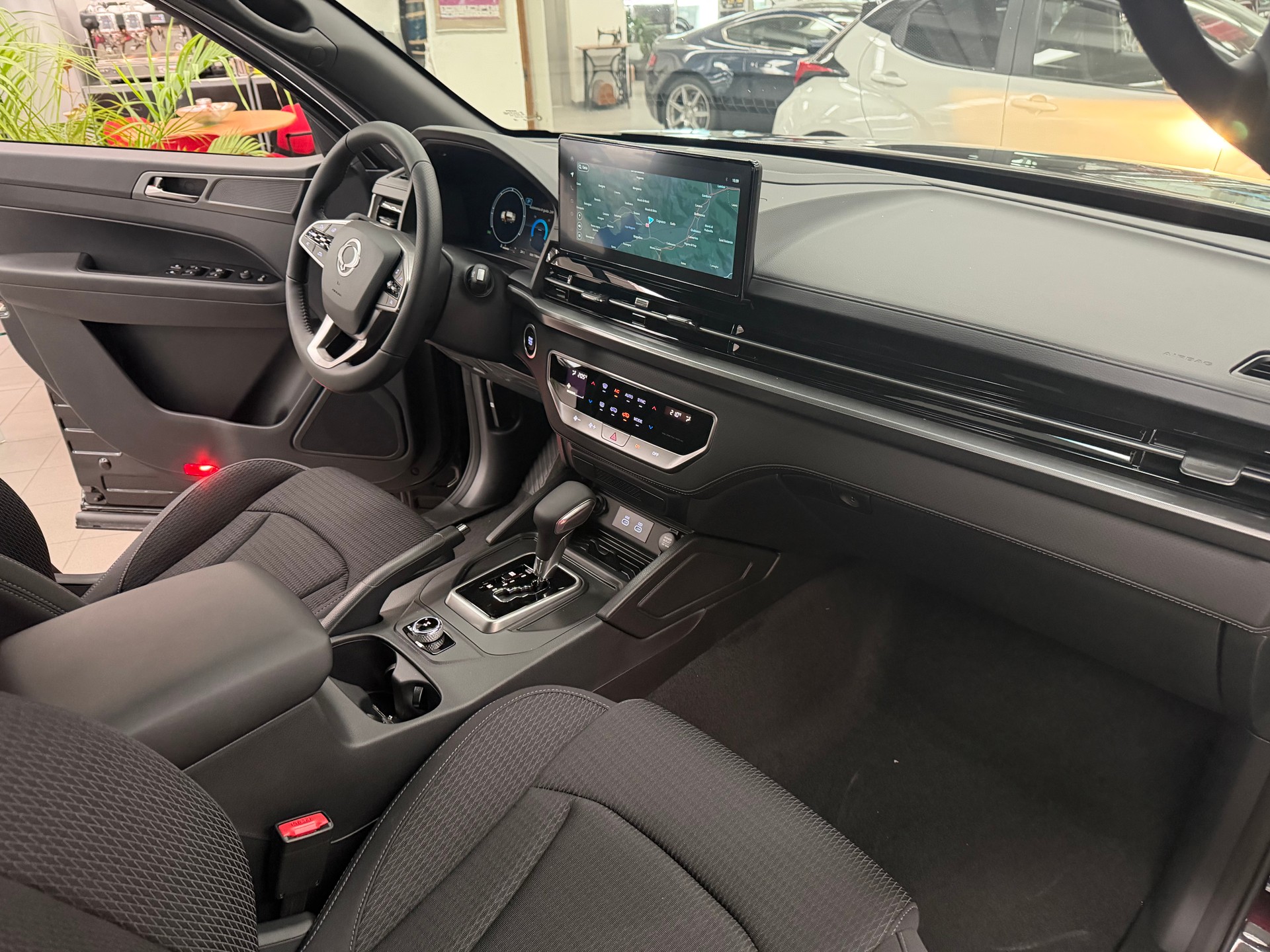 KGM-SsangYong Musso 2.2 Platinum 4WD A-image-6