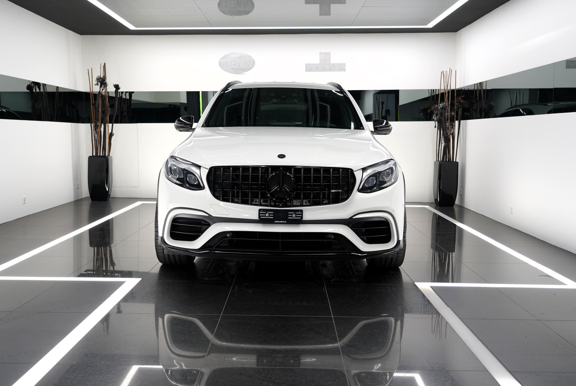 MERCEDES-BENZ GLC 63 S AMG 4Matic+-showroom-element-2