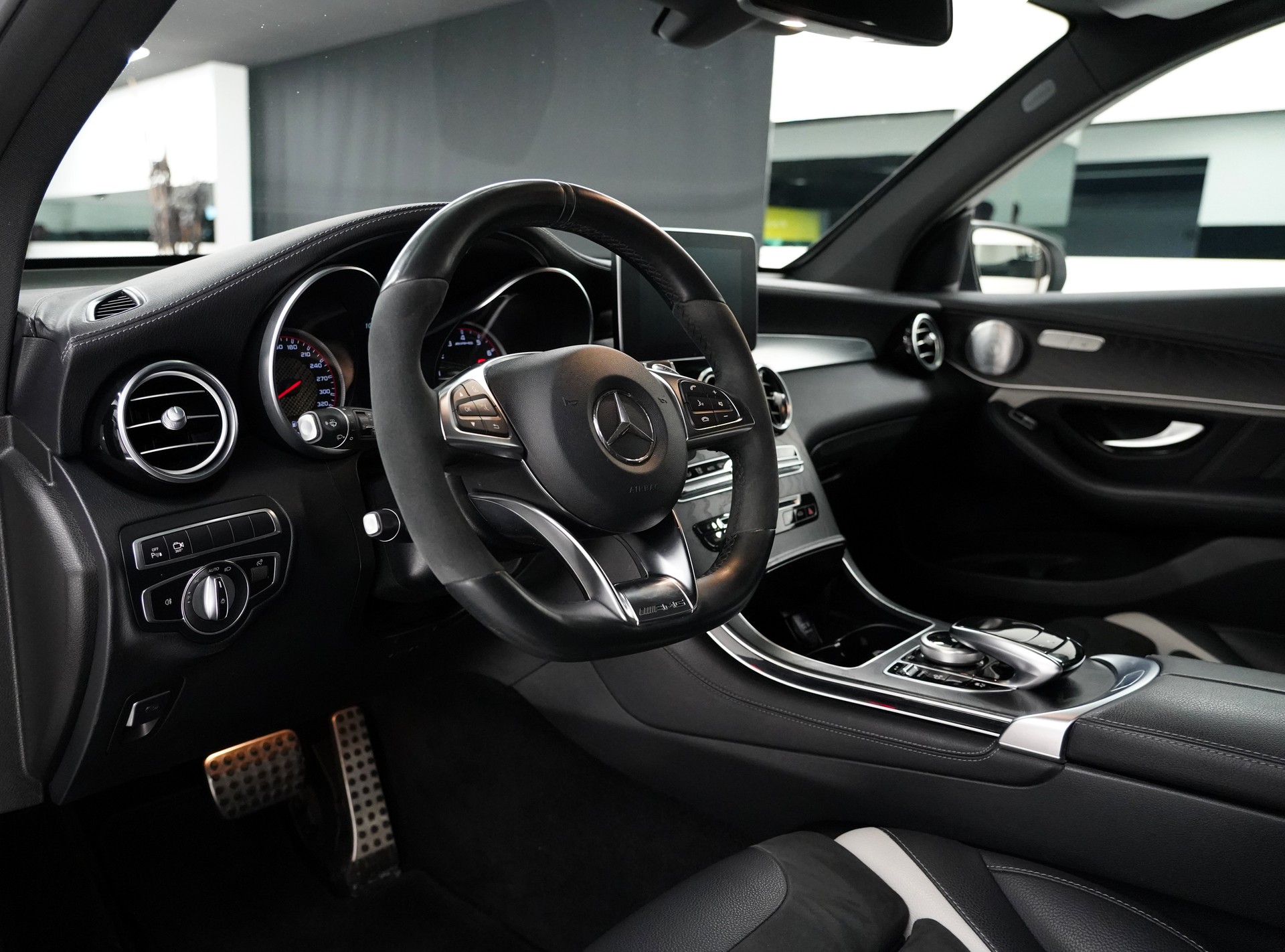 MERCEDES-BENZ GLC 63 S AMG 4Matic+-image-7