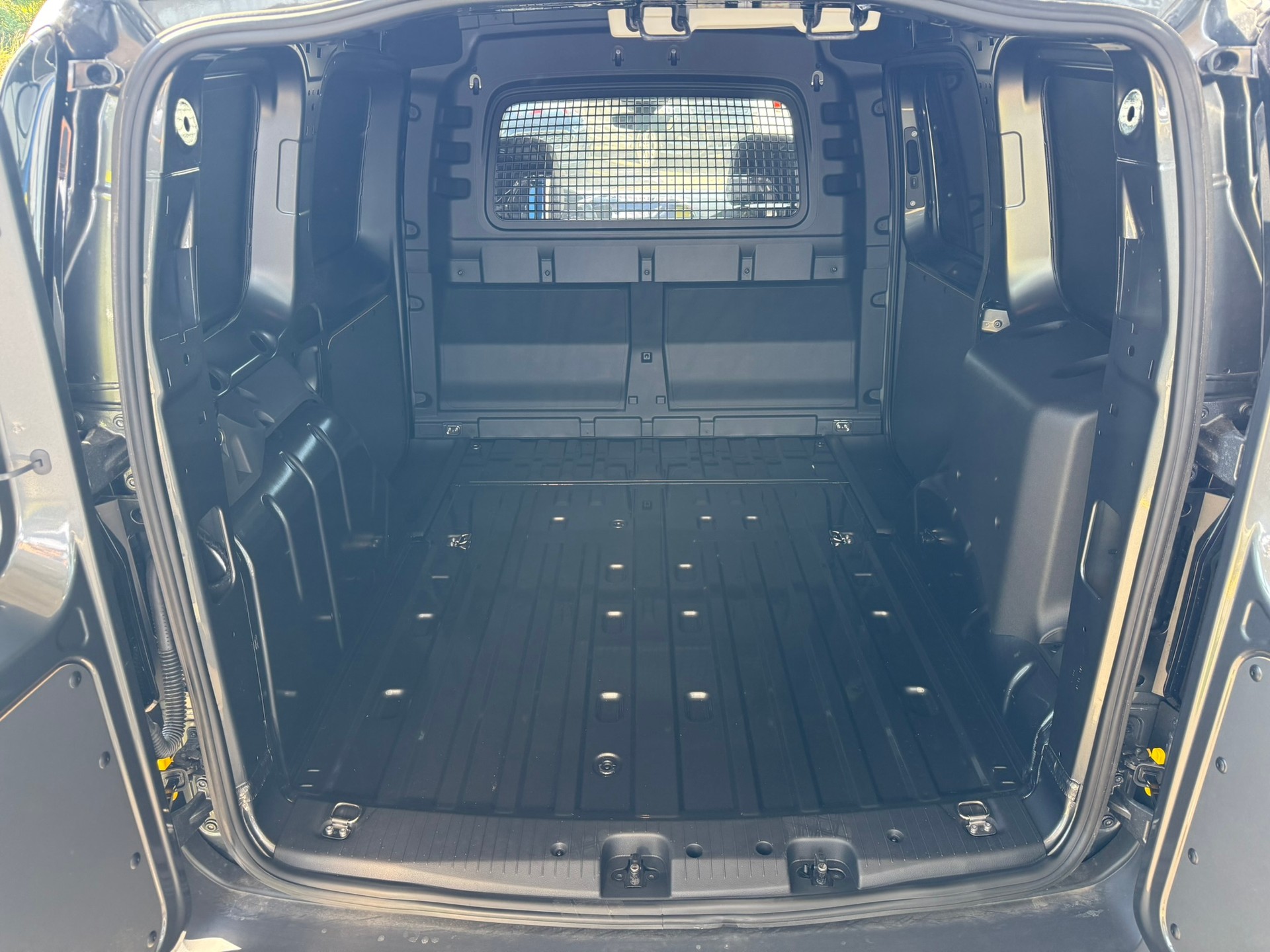 FORD Transit Connect Kasten 1.5 EcoBoost PHEV Trend-image-8
