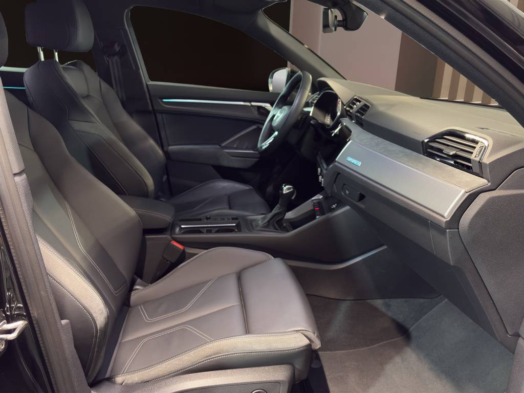 AUDI Q3 Sportback 45 TFSI S line quattro S-tronic-image-6