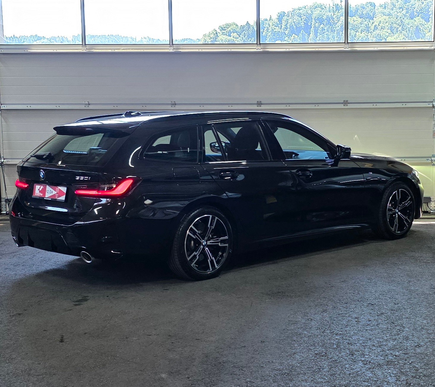 BMW 330i Touring xDrive Steptronic M Sport *SpeedControl*Sitzheizung*Rückfahrkamera*Ambiente*CarPlay/AndroidAuto*-image-4