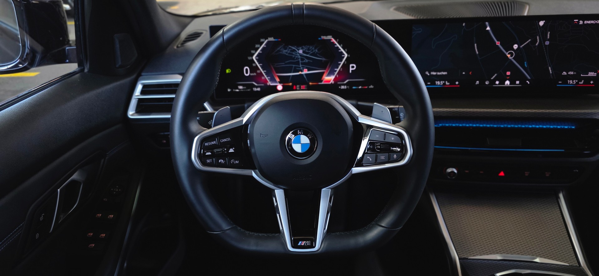 BMW 330i Touring xDrive Steptronic M Sport *SpeedControl*Sitzheizung*Rückfahrkamera*Ambiente*CarPlay/AndroidAuto*-image-11