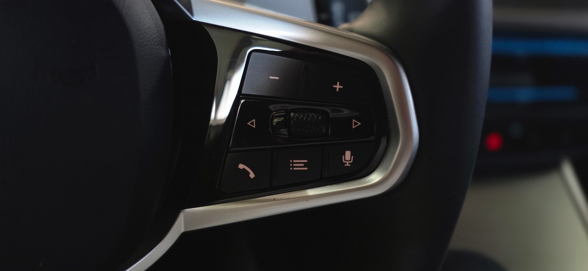 BMW 330i Touring xDrive Steptronic M Sport *SpeedControl*Sitzheizung*Rückfahrkamera*Ambiente*CarPlay/AndroidAuto*-image-12