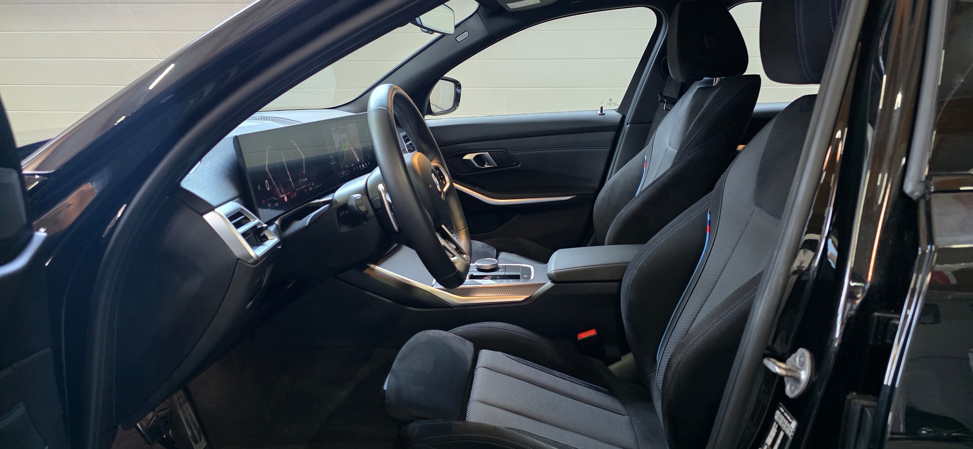 BMW 330i Touring xDrive Steptronic M Sport *SpeedControl*Sitzheizung*Rückfahrkamera*Ambiente*CarPlay/AndroidAuto*-image-8