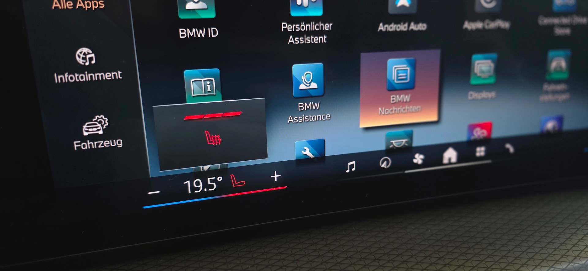 BMW 330i Touring xDrive Steptronic M Sport *SpeedControl*Sitzheizung*Rückfahrkamera*Ambiente*CarPlay/AndroidAuto*-image-20