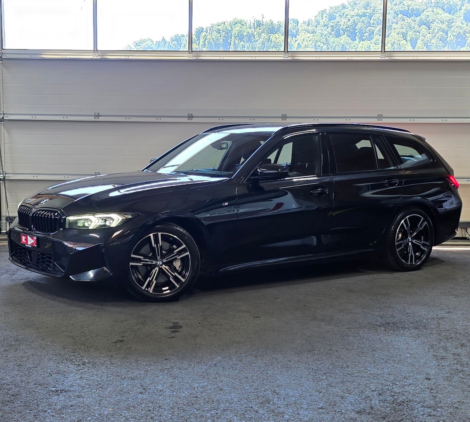 BMW 330i Touring xDrive Steptronic M Sport *SpeedControl*Sitzheizung*Rückfahrkamera*Ambiente*CarPlay/AndroidAuto*
