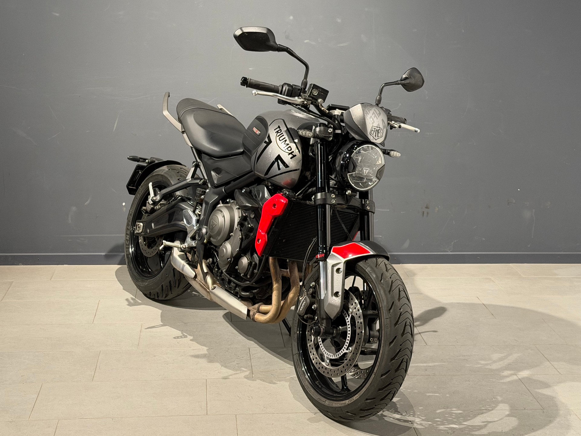 TRIUMPH Trident 660-showroom-element-1