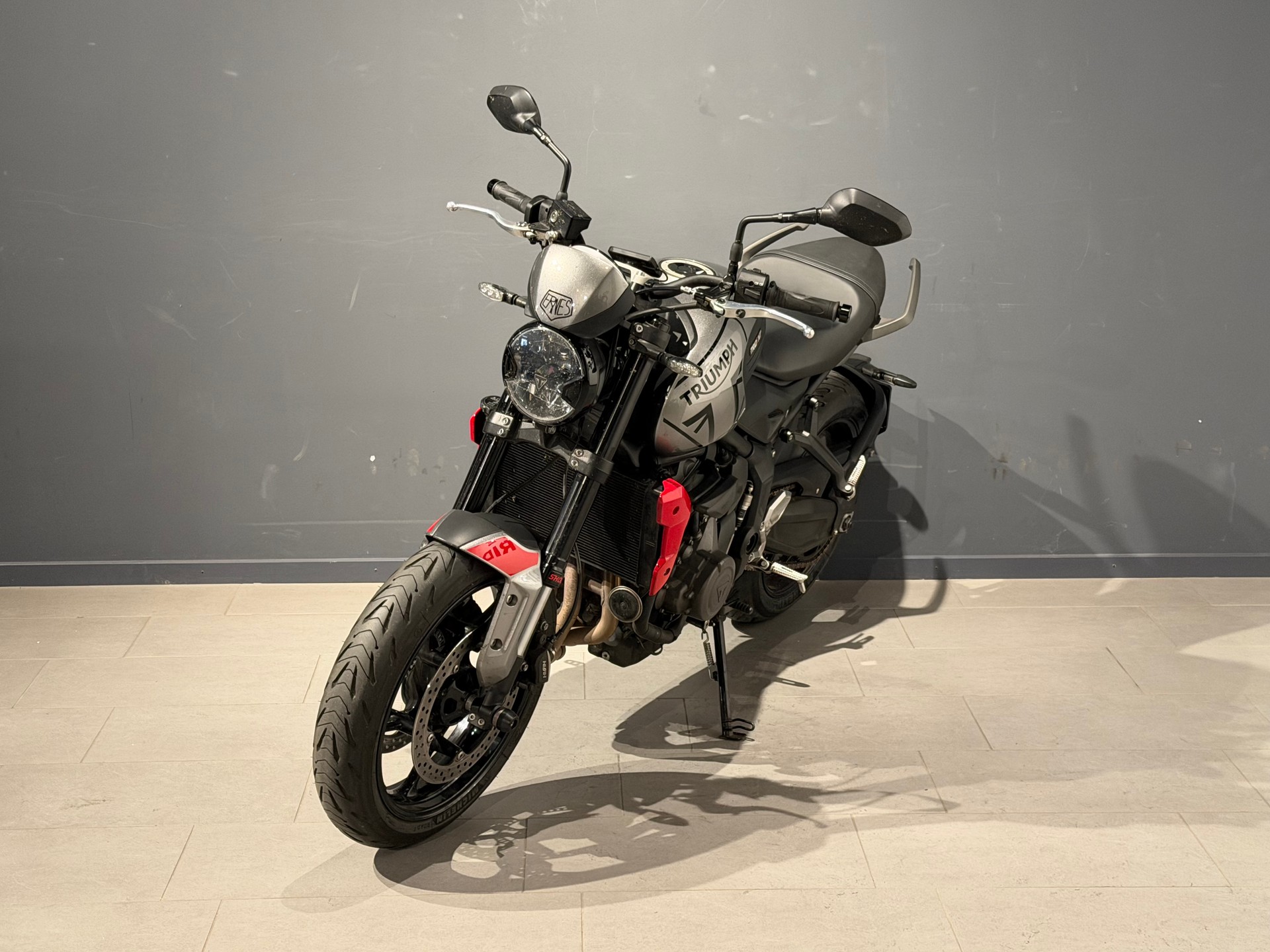 TRIUMPH Trident 660-showroom-element-2