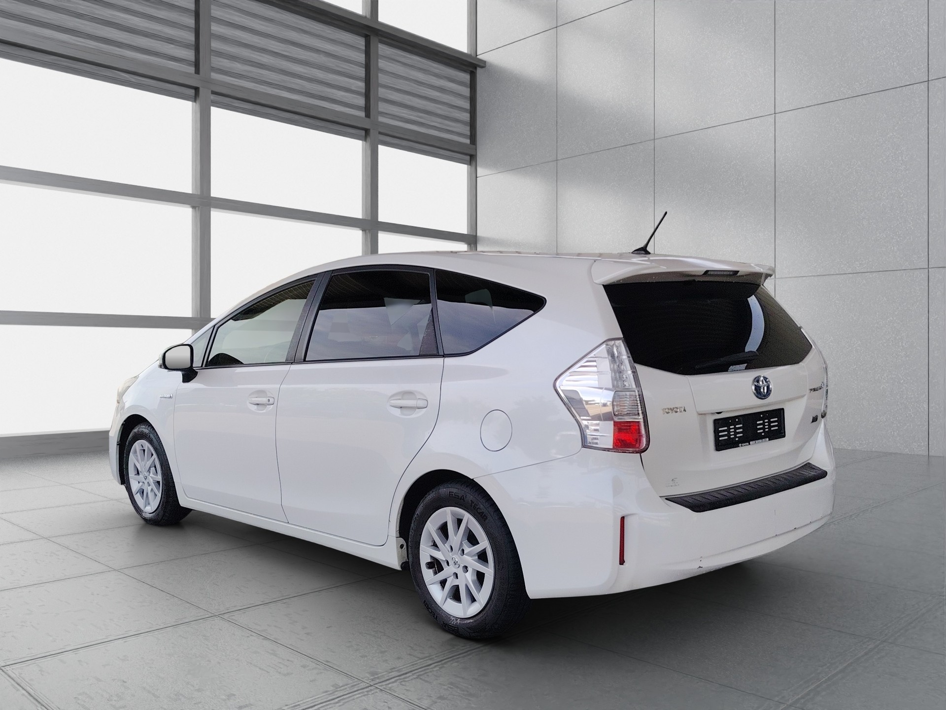 TOYOTA Prius+ 1.8 VVT-i HSD Sol-image-4