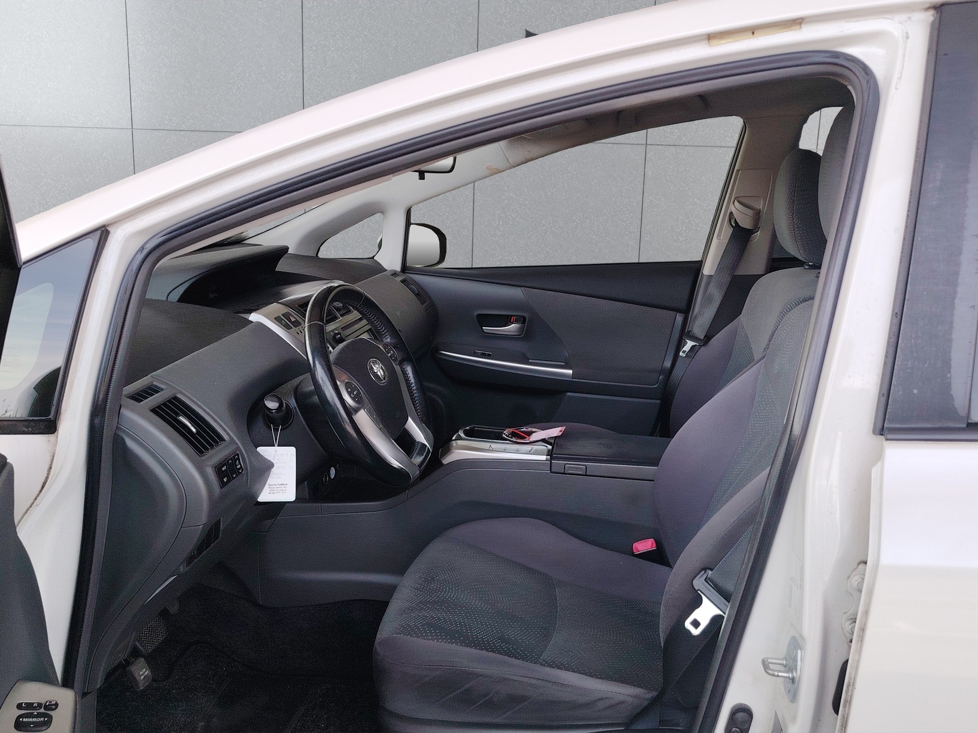TOYOTA Prius+ 1.8 VVT-i HSD Sol-image-8