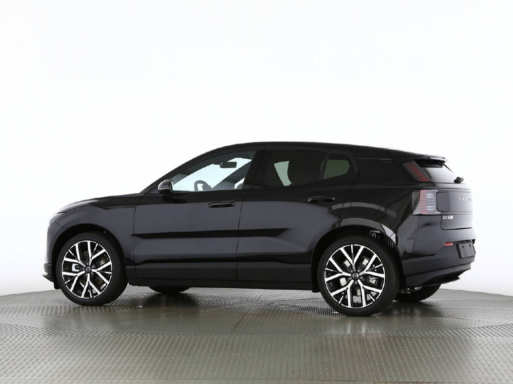 VOLVO EX 30 P8 Plus AWD-image-5