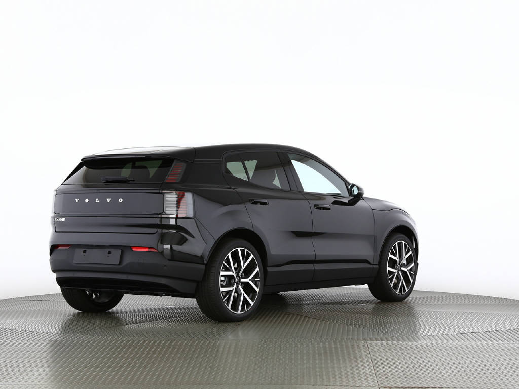VOLVO EX 30 P8 Plus AWD-image-9